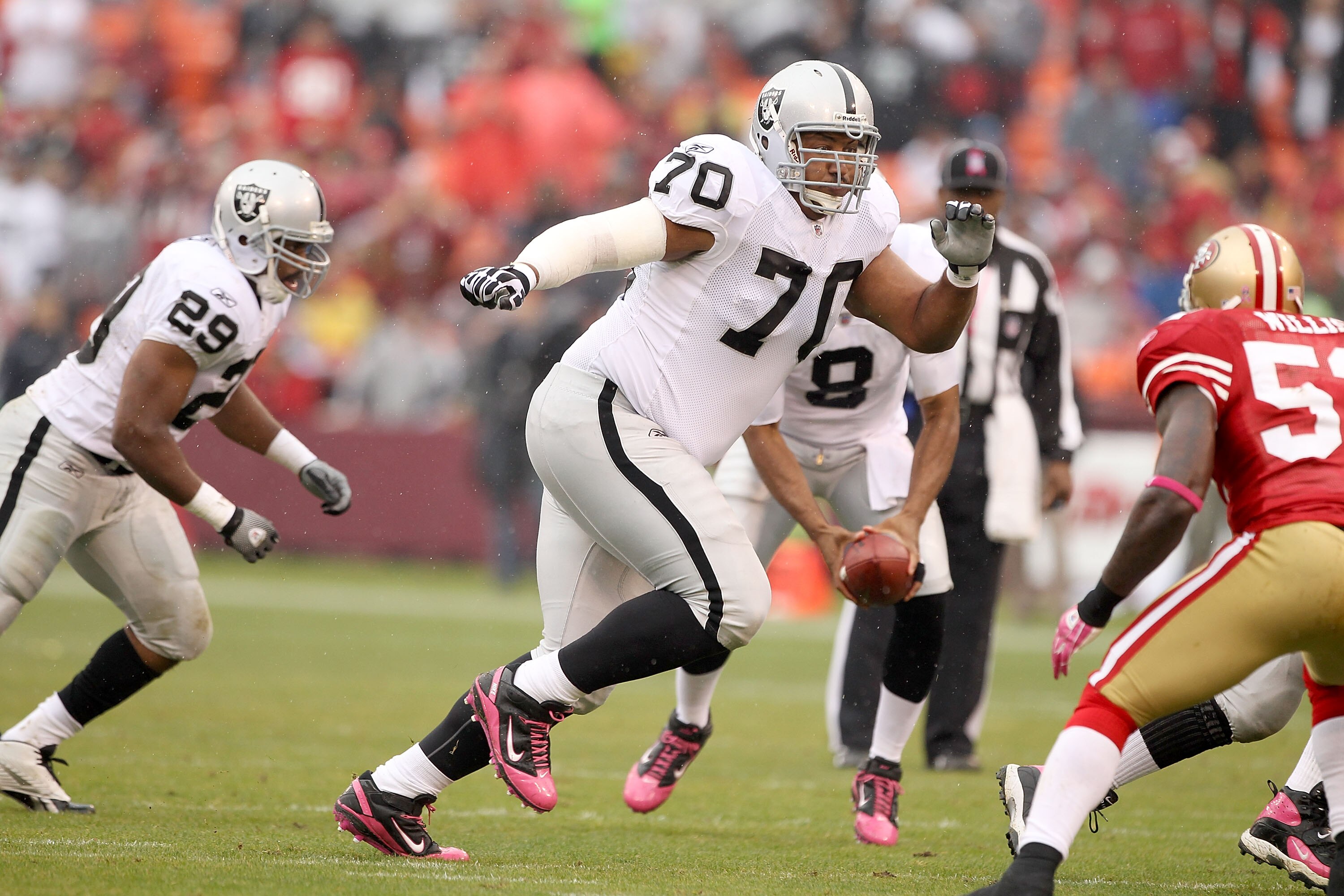 SAN FRANCISCO - OCTOBER 17:  Langston Walker #70 of the Oakland Raiders in action against the San Francisco 49ers at Candlestick Park on October 17, 2010 in San Francisco, California.  (Photo by Ezra Shaw/Getty Images)