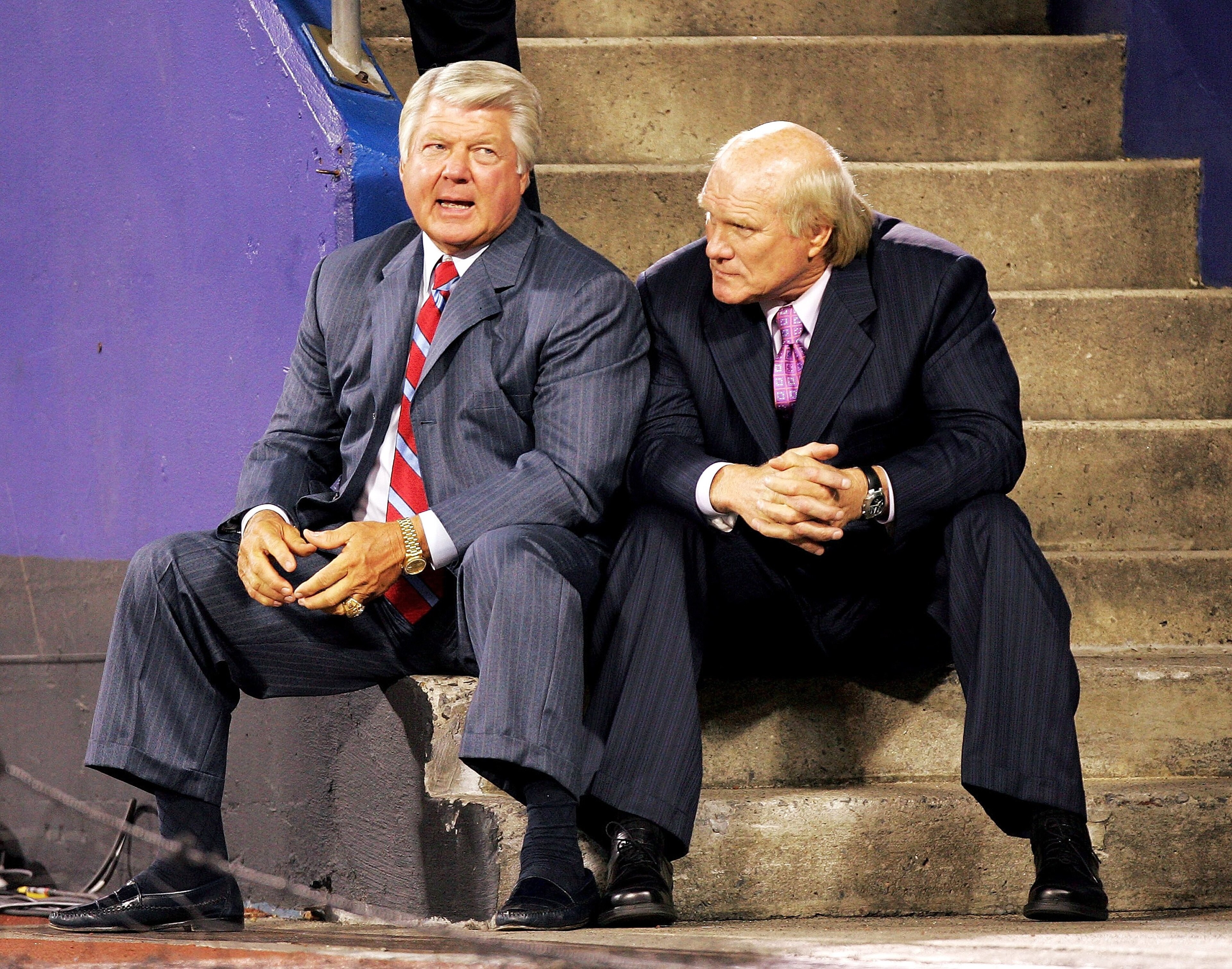 EAST RUTHERFORD, NJ - AUGUST 17: FOX NFL Commentators Jimmy Johnson (left) and Terry Bradshaw talk on the sideline during the Kansas City Chiefs game against the New York Giants at Giant Stadium on August 17, 2006 in East Rutherford, New Jersey. (Photo by EAST RUTHERFORD, NJ - AUGUST 17: FOX NFL Commentators Jimmy Johnson (left) and Terry Bradshaw talk on the sideline during the Kansas City Chiefs game against the New York Giants at Giant Stadium on August 17, 2006 in East Rutherford, New Jersey. (Photo by
