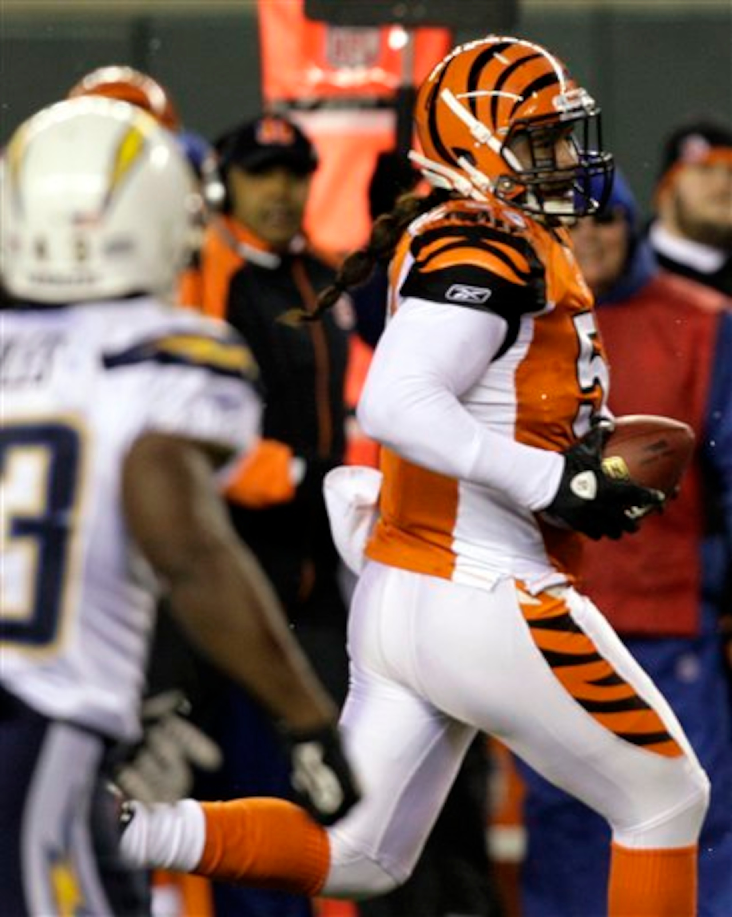 Maualuga Delivers!!! (Associated Press)