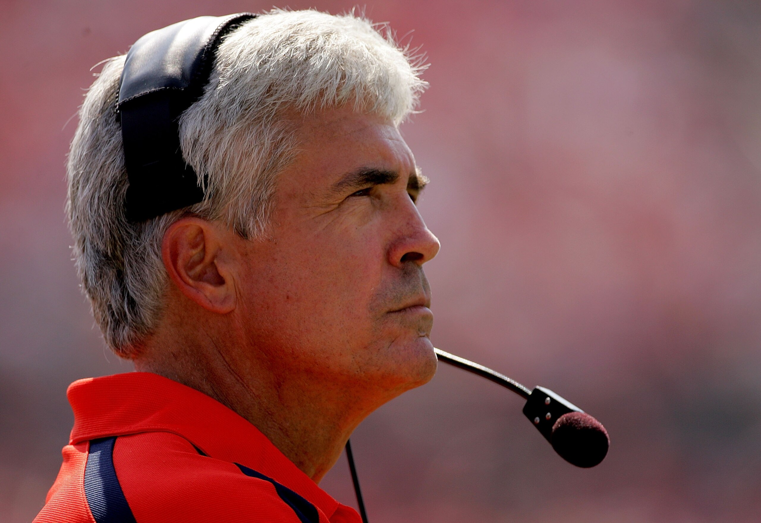 LOUISVILLE, KY - SEPTEMBER 22:  Head coach Greg Robinson of the Syracuse Orange looks on from the sidelines against the Louisville Cardinals at Papa John's Cardinal Stadium September 22, 2007 in Louisville, Kentucky.  (Photo by Matthew Stockman/Getty Imag