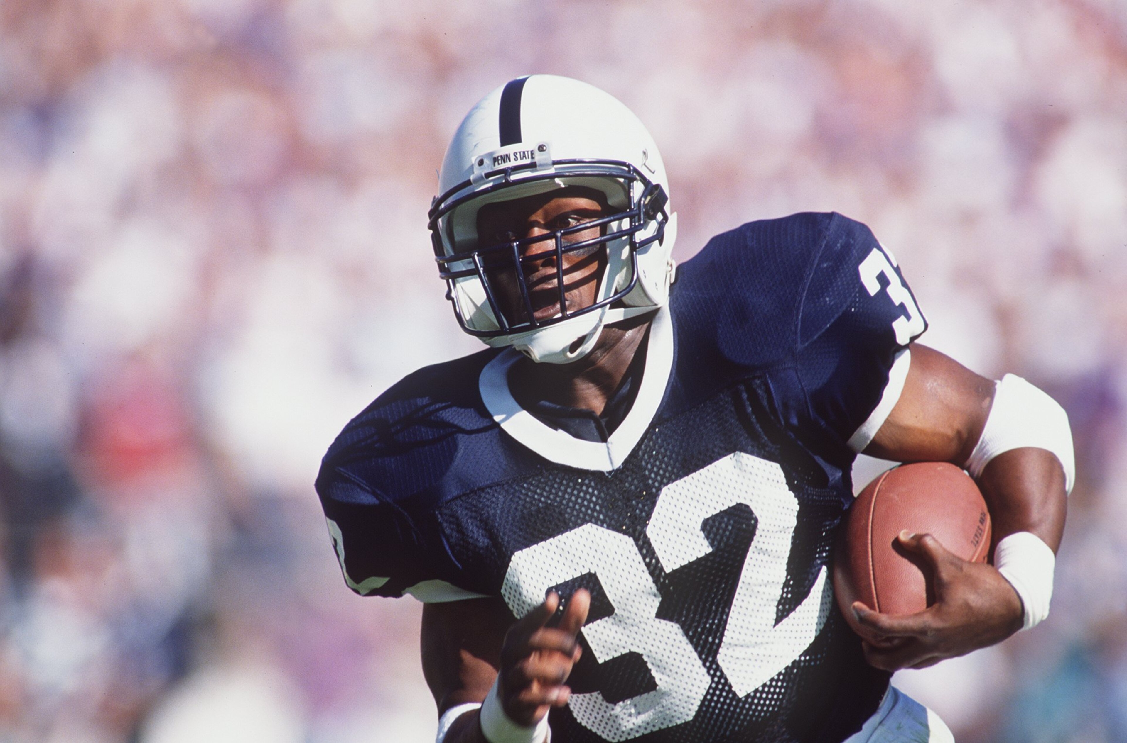 10 Sep 1994: PENN STATE RUNNING BACK KI-JANA CARTER CARRIES THE FOOTBALL DURING THE NITTANY LION 38-14 VICTORY OVER THE USC TROJANS AT BEAVER STADIUM IN UNIVERSITY PARK, PA.