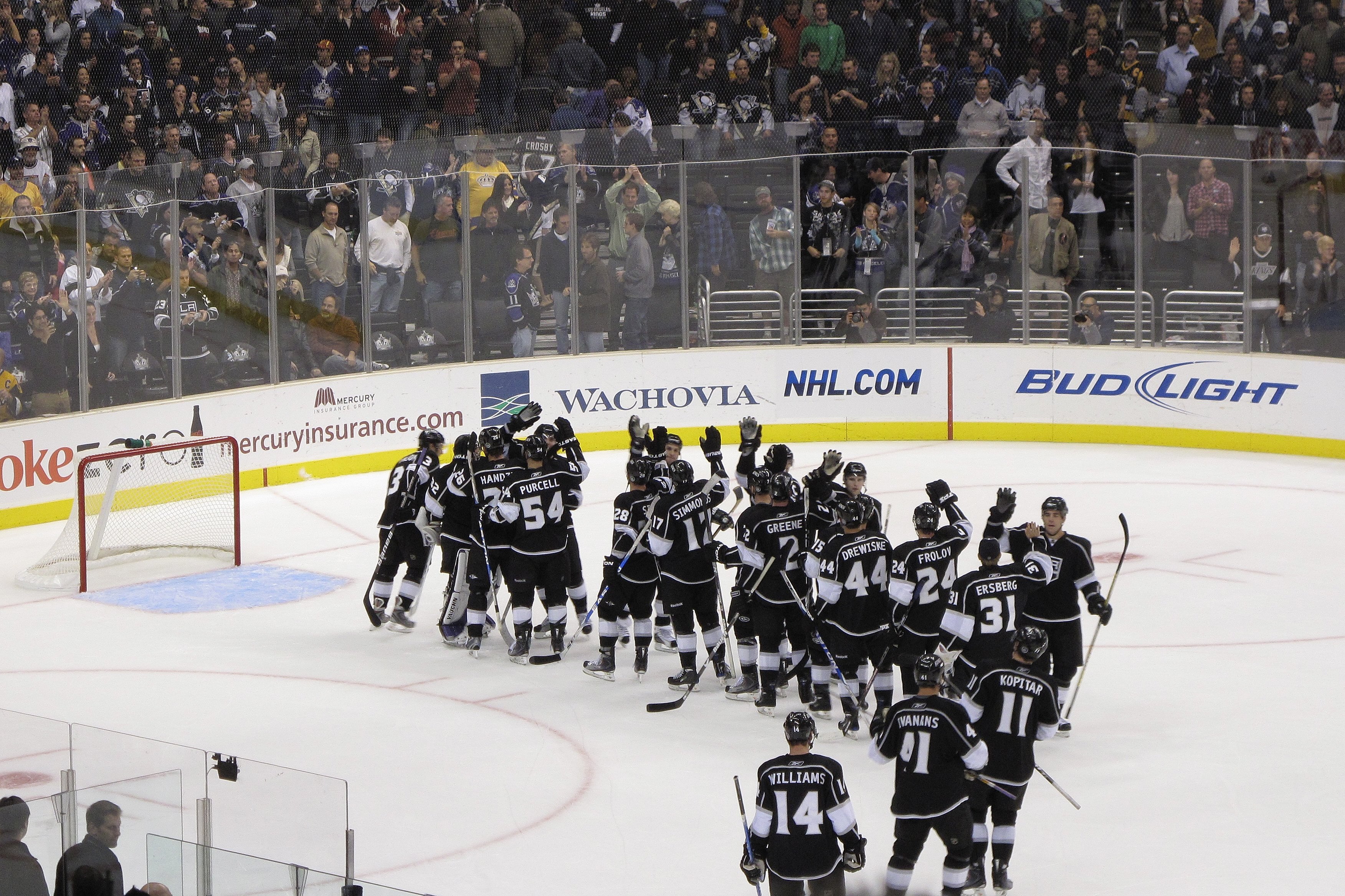 LOS ANGELES, CA - NOVEMBER 5: The Los Angeles Kings celebrate after defeating the Pittsburgh Penguins on November 5, 2009 at Staples Center in Los Angeles, California.  The Kings won 5-2.  (Photo by Jeff Golden/Getty Images)