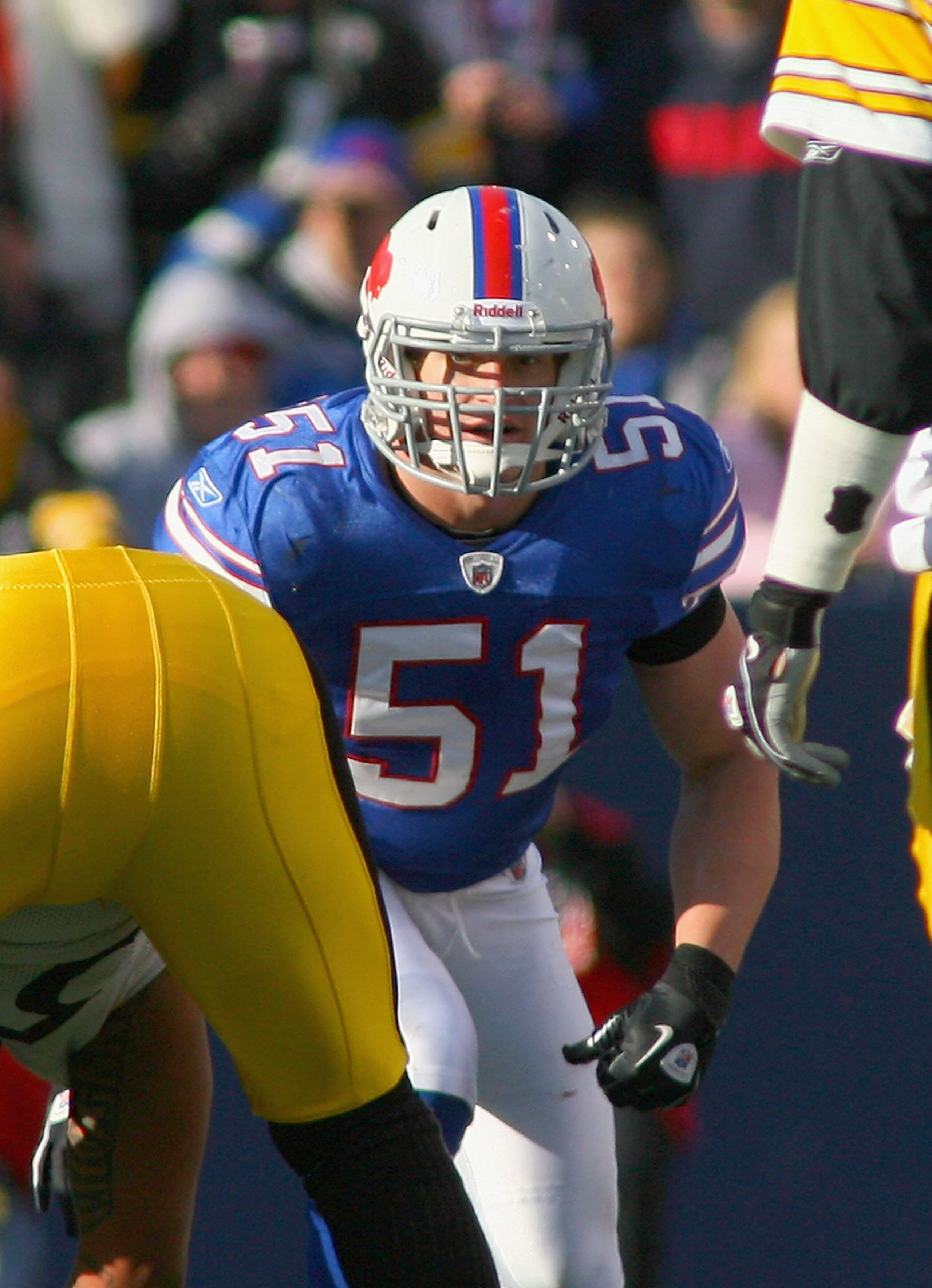 ORCHARD PARK, NY - NOVEMBER 28:  Paul Posluszny #51 of the Buffalo Bills plays against the Pittsburgh Steelers at Ralph Wilson Stadium on November 28, 2010 in Orchard Park, New York. Pittsburgh won 19-16 in overtime.  (Photo by Rick Stewart/Getty Images)