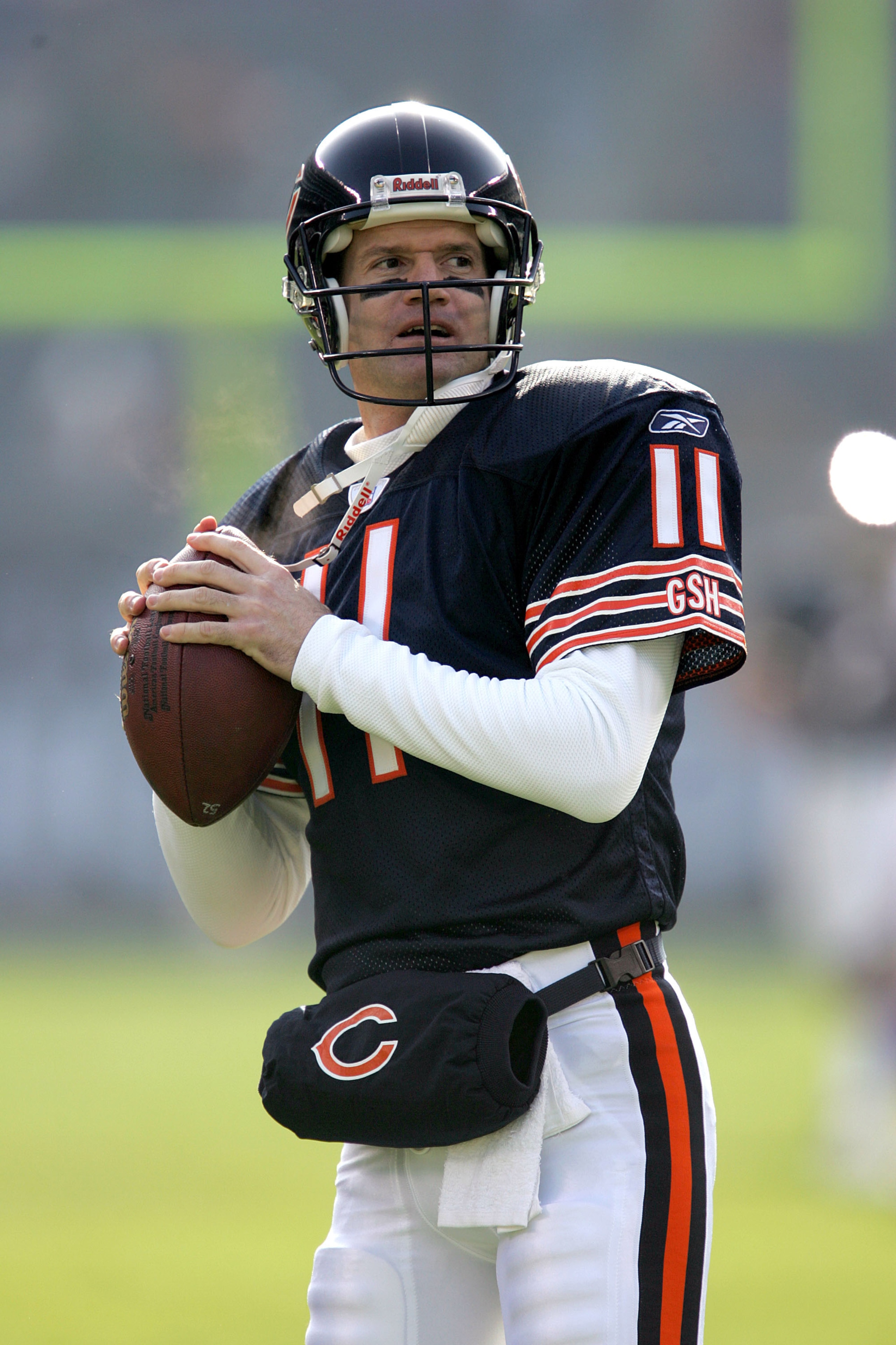 CHICAGO - DECEMBER 05: Recently signed QB Jeff George #11 of the Chicago Bears warms up prior to a game against the Minnesota Vikings on December 5, 2004 at Soldier Field in Chicago, Illinois. (Photo by Jonathan Daniel/Getty Images)