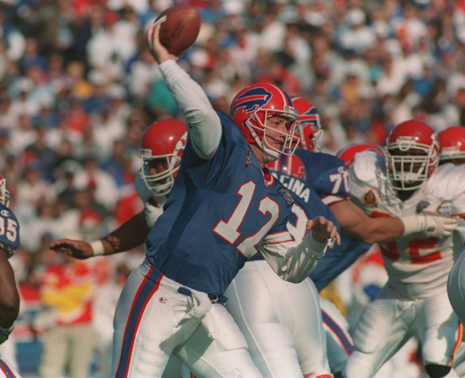30 OCT 1994:  BILLS QUARTER BACK JIM KELLY IN ACTION DURING THE SECOND QUATER OF THE CHIEFS  BILLS GAME AT RICH STADIUM IN ORCHARD PARK, NY. Mandatory Credit: Rick Stewart/ALLSPORT