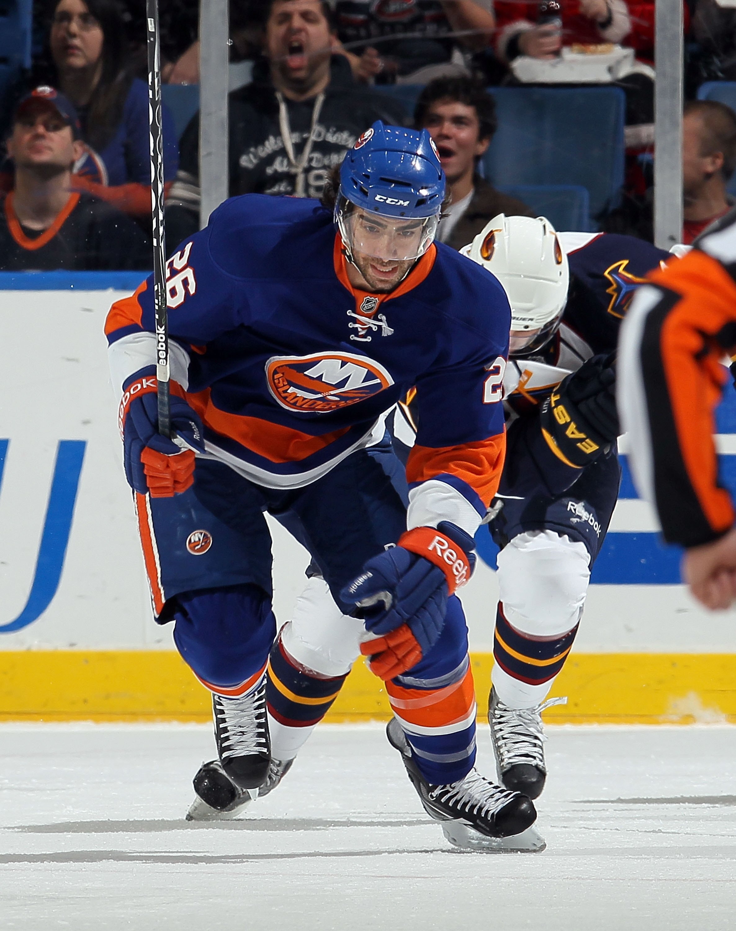 UNIONDALE, NY - DECEMBER 11:  Matt Moulson #26 of the New York Islanders skates against the Atlanta Thrashers on December 11, 2010 at Nassau Coliseum in Uniondale, New York.  (Photo by Jim McIsaac/Getty Images)