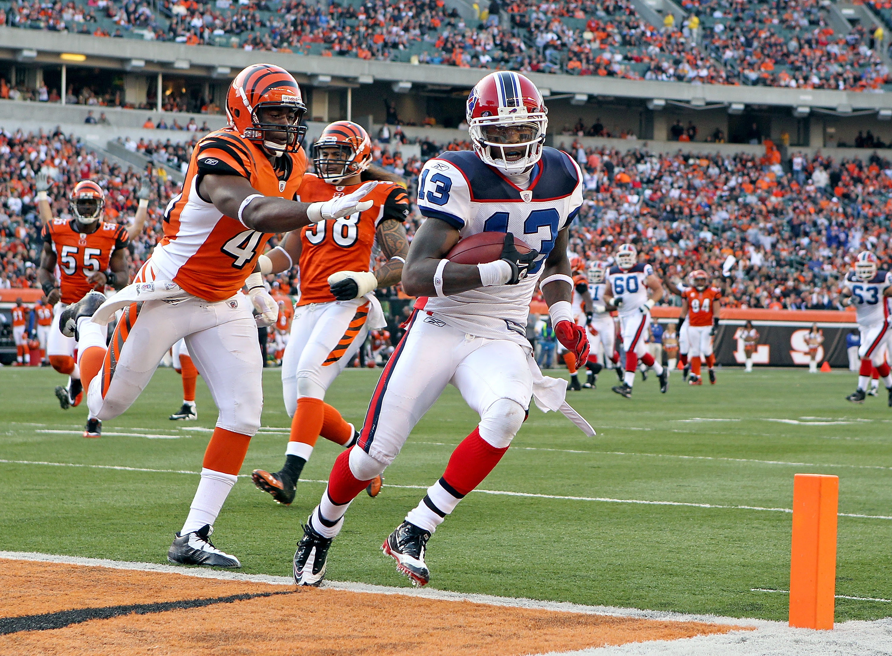 CINCINNATI - NOVEMBER 21:  Steve Johnson #13 of the Buffalo Bills runs for a touchdown during NFL game against the Cincinnati Bengals at Paul Brown Stadium on November 21, 2010 in Cincinnati, Ohio. The Bills won 49-21.  (Photo by Andy Lyons/Getty Images)