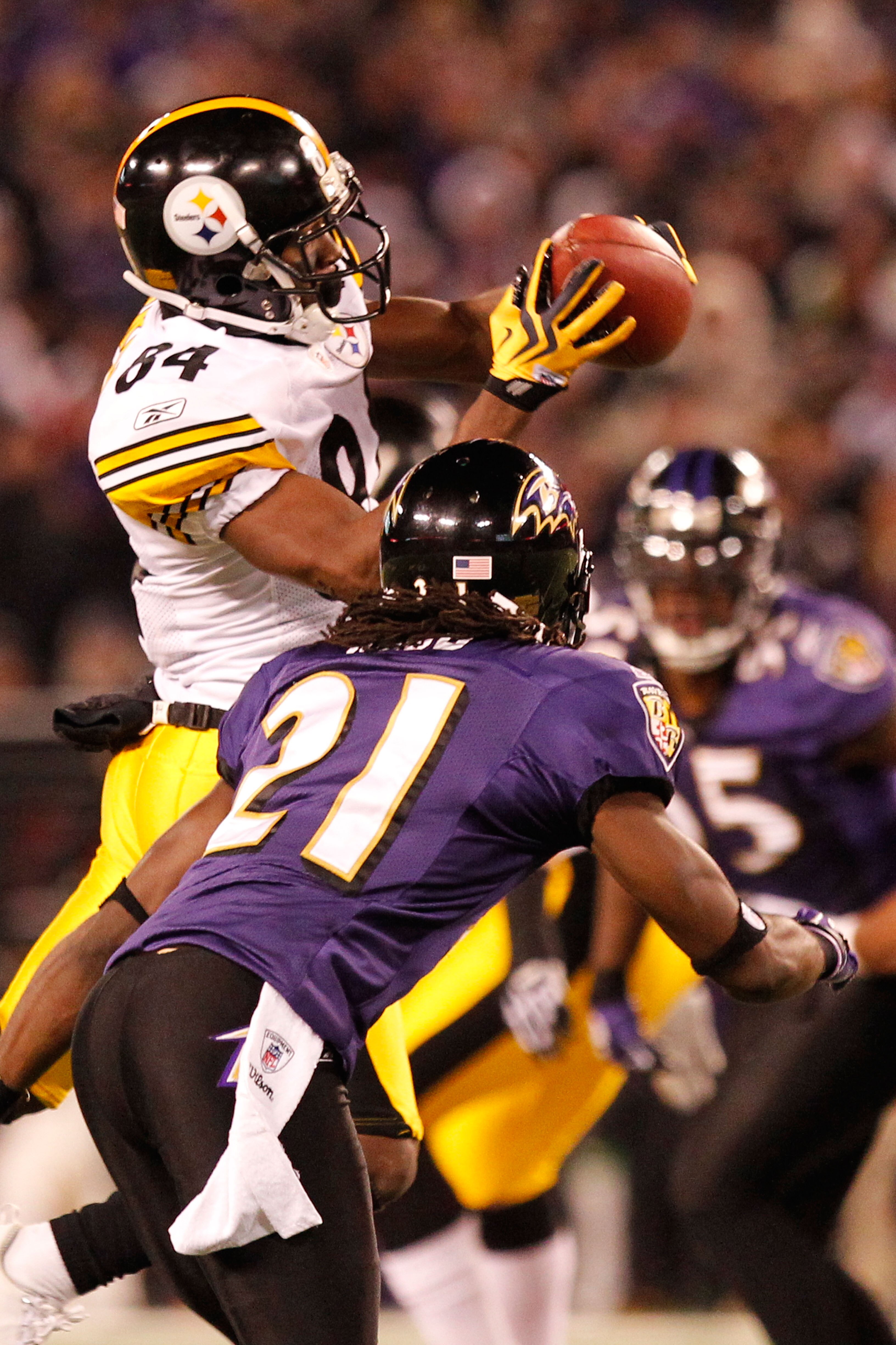BALTIMORE, MD - DECEMBER 05:  Wide receiver Antonio Brown #84 of the Pittsburgh Steelers catches a pass against corner back Ladarius Webb #21 of the Baltimore Ravens at M&T Bank Stadium on December 5, 2010 in Baltimore, Maryland. Pittsburgh won 13-10.  (P