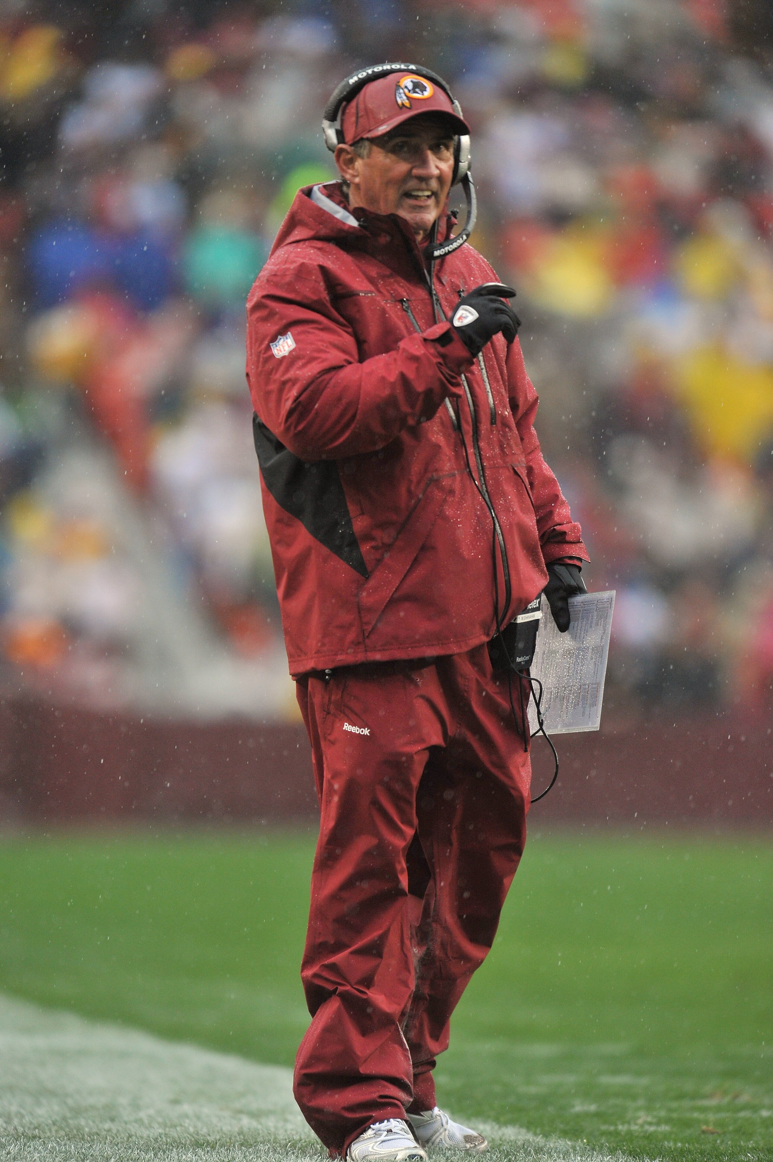LANDOVER, MD - DECEMBER 12:  Head coach Mike Shanahan of the Washington Redskins coaches against the Tampa Bay Buccaneers at FedExField on December 12, 2010 in Landover, Maryland. The Buccaneers defeated the Redskins 17-16. (Photo by Larry French/Getty Im