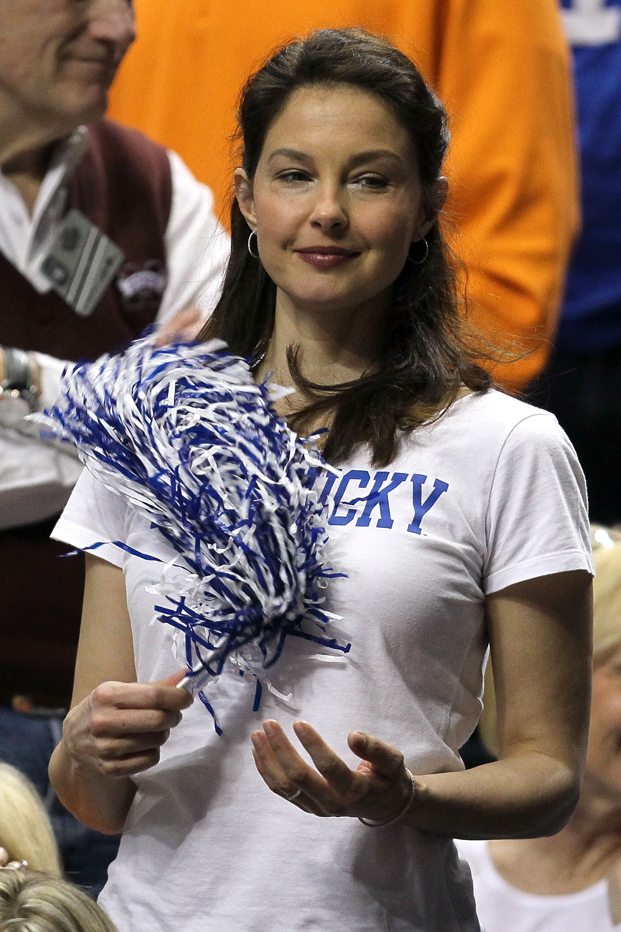 NASHVILLE, TN - MARCH 13:  Actress Ashley Judd cheers for the Kentucky Wildcats against the Tennessee Volunteers during the semirfinals of the SEC Men's Basketball Tournament at the Bridgestone Arena on March 13, 2010 in Nashville, Tennessee.  (Photo by A