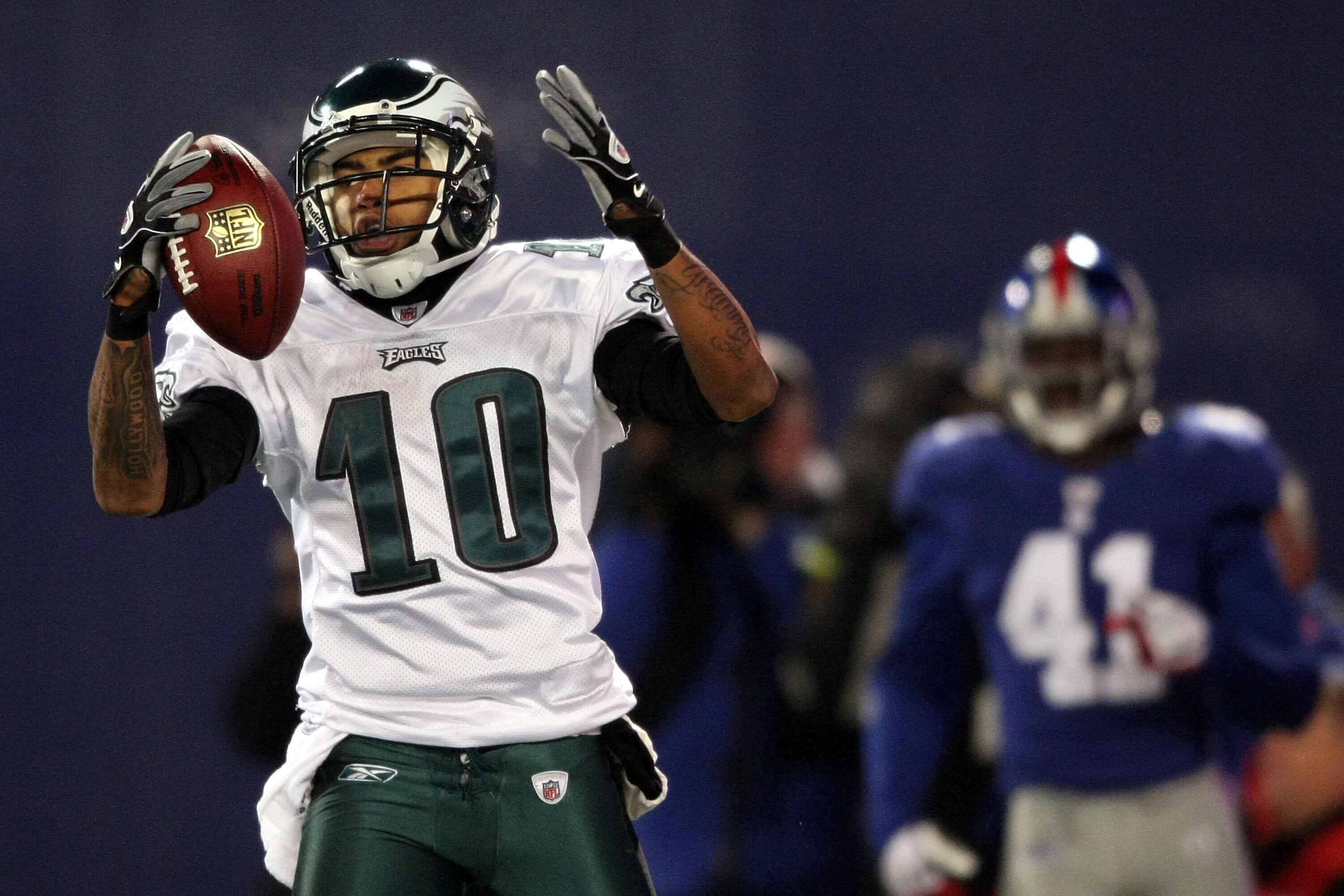 EAST RUTHERFORD, NJ - DECEMBER 13:  DeSean Jackson #10 of the Philadelphia Eagles celebrates after scoring a touchdown on a punt return in the second quarter against the New York Giants at Giants Stadium on December 13, 2009 in East Rutherford, New Jersey