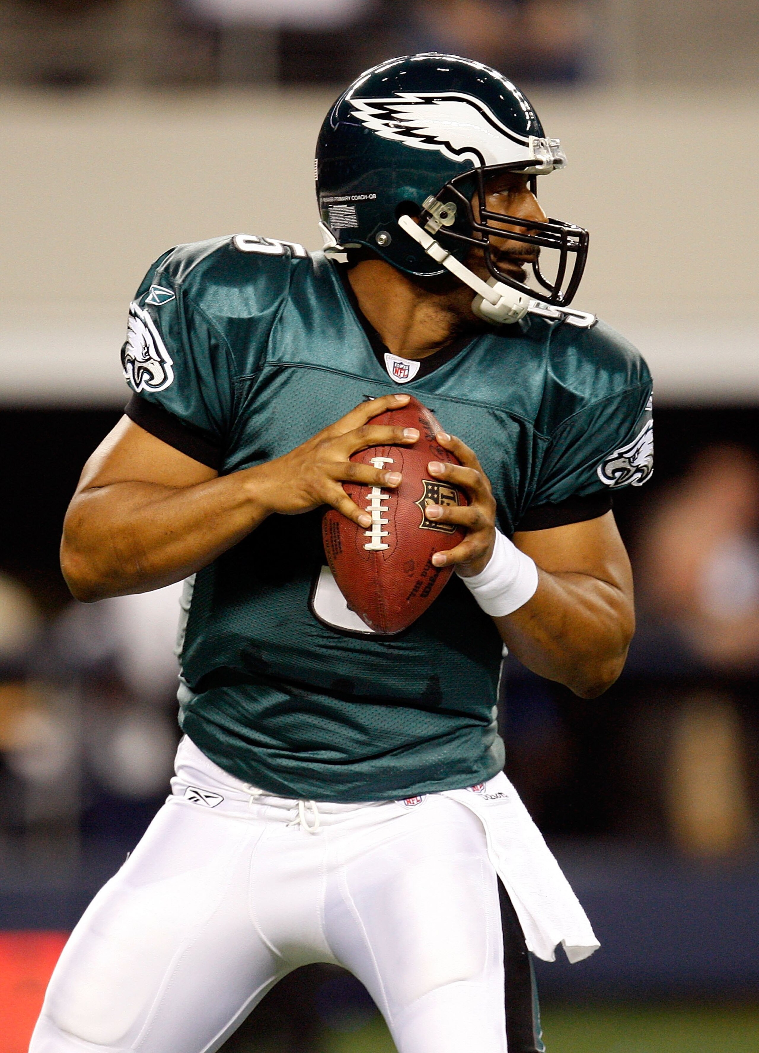 ARLINGTON, TX - JANUARY 09: Quarterback Donovan McNabb #5 of the Philadelphia Eagles during the 2010 NFC wild-card playoff game at Cowboys Stadium on January 9, 2010 in Arlington, Texas. (Photo by Ronald Martinez/Getty Images) ARLINGTON, TX - JANUARY 09: Quarterback Donovan McNabb #5 of the Philadelphia Eagles during the 2010 NFC wild-card playoff game at Cowboys Stadium on January 9, 2010 in Arlington, Texas. (Photo by Ronald Martinez/Getty Images)