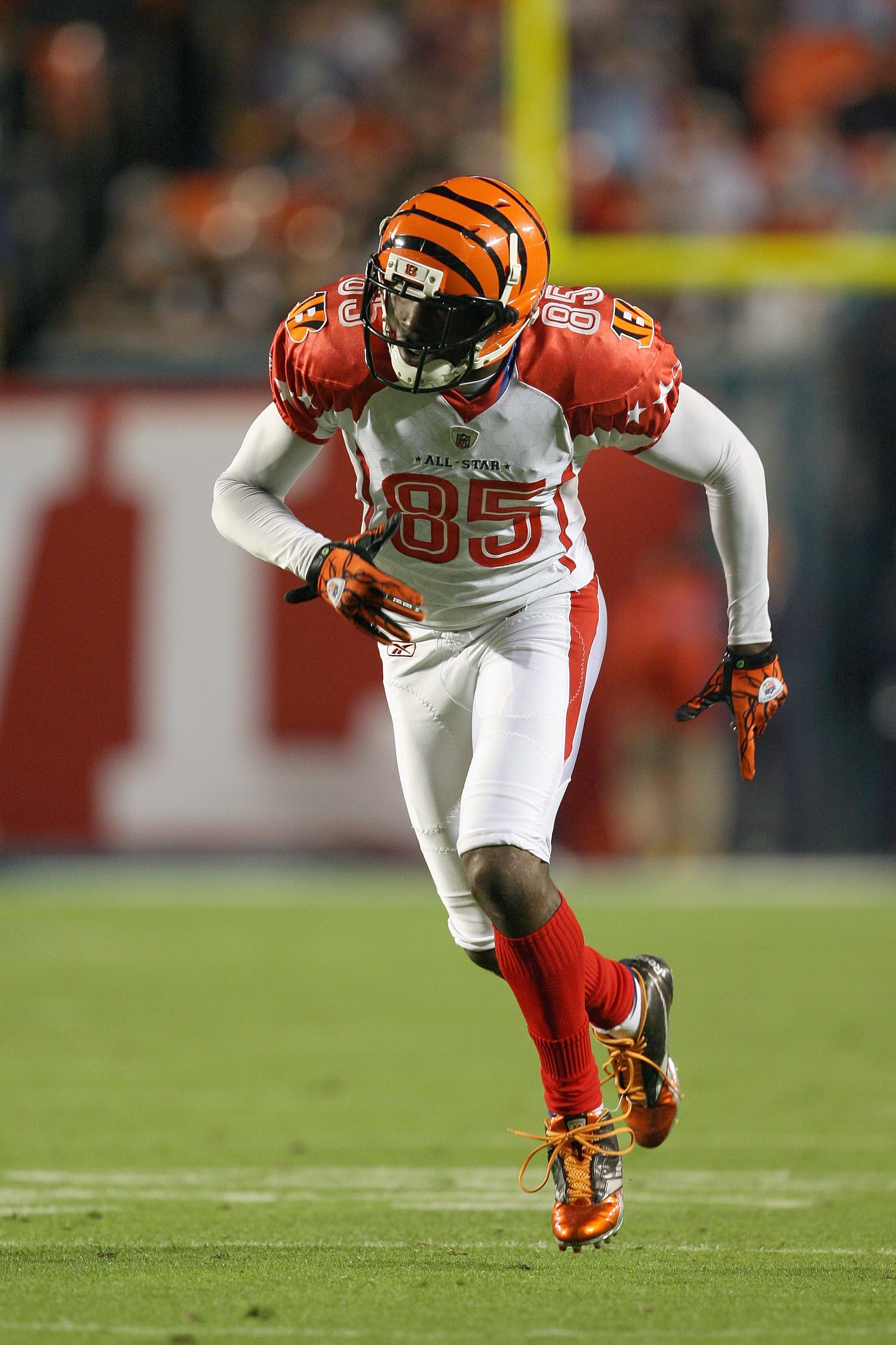 MIAMI GARDENS, FL - JANUARY 31:  Chad Ochocinco #85 of the Cincinnati Bengals runs his route during the 2010 AFC-NFC Pro Bowl at Sun Life Stadium on January 31, 2010 in Miami Gardens, Florida. (Photo by Doug Benc/Getty Images)