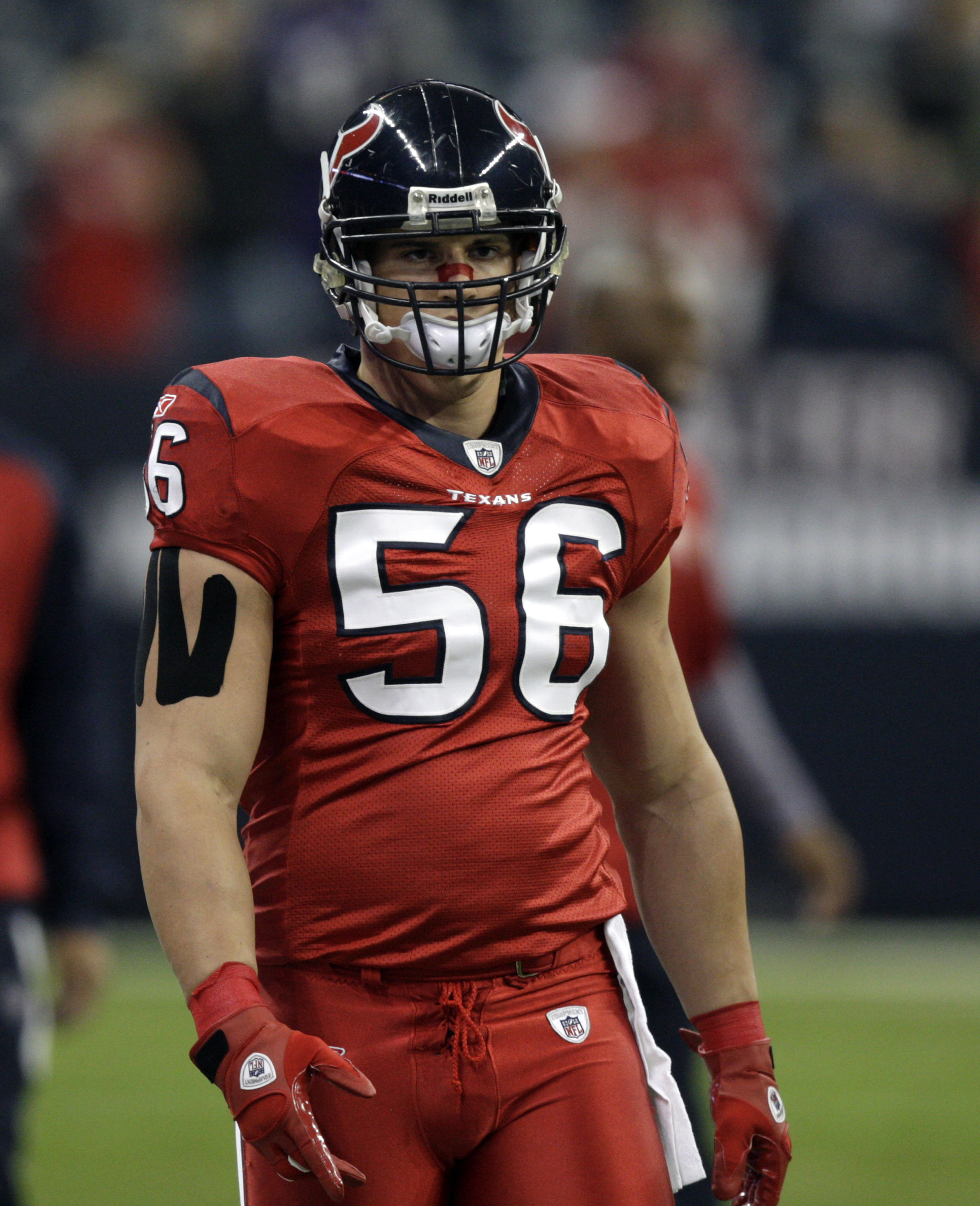 HOUSTON, TX - DECEMBER 13:  Linebacker Brian Cushing #56 of the Houston Texans during warm ups before playing the Baltimore Ravens at Reliant Stadium on December 13, 2010 in Houston, Texas.  (Photo by Bob Levey/Getty Images)
