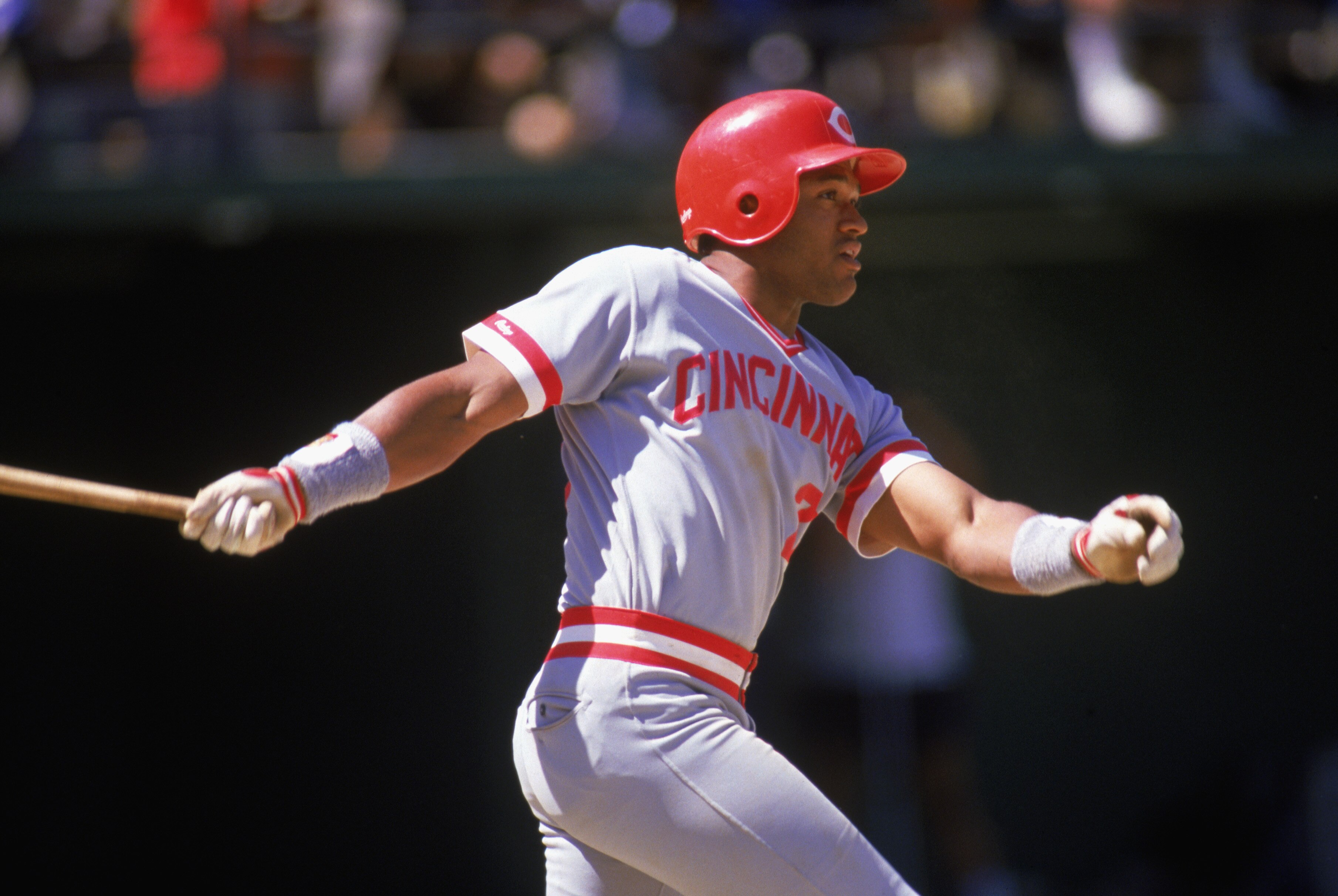 1988:  Nick Esasky of the Cincinnati Reds swings at the pitch during a MLB game in the 1988 season. ( Photo by: Jonathan Daniel/Getty Images)