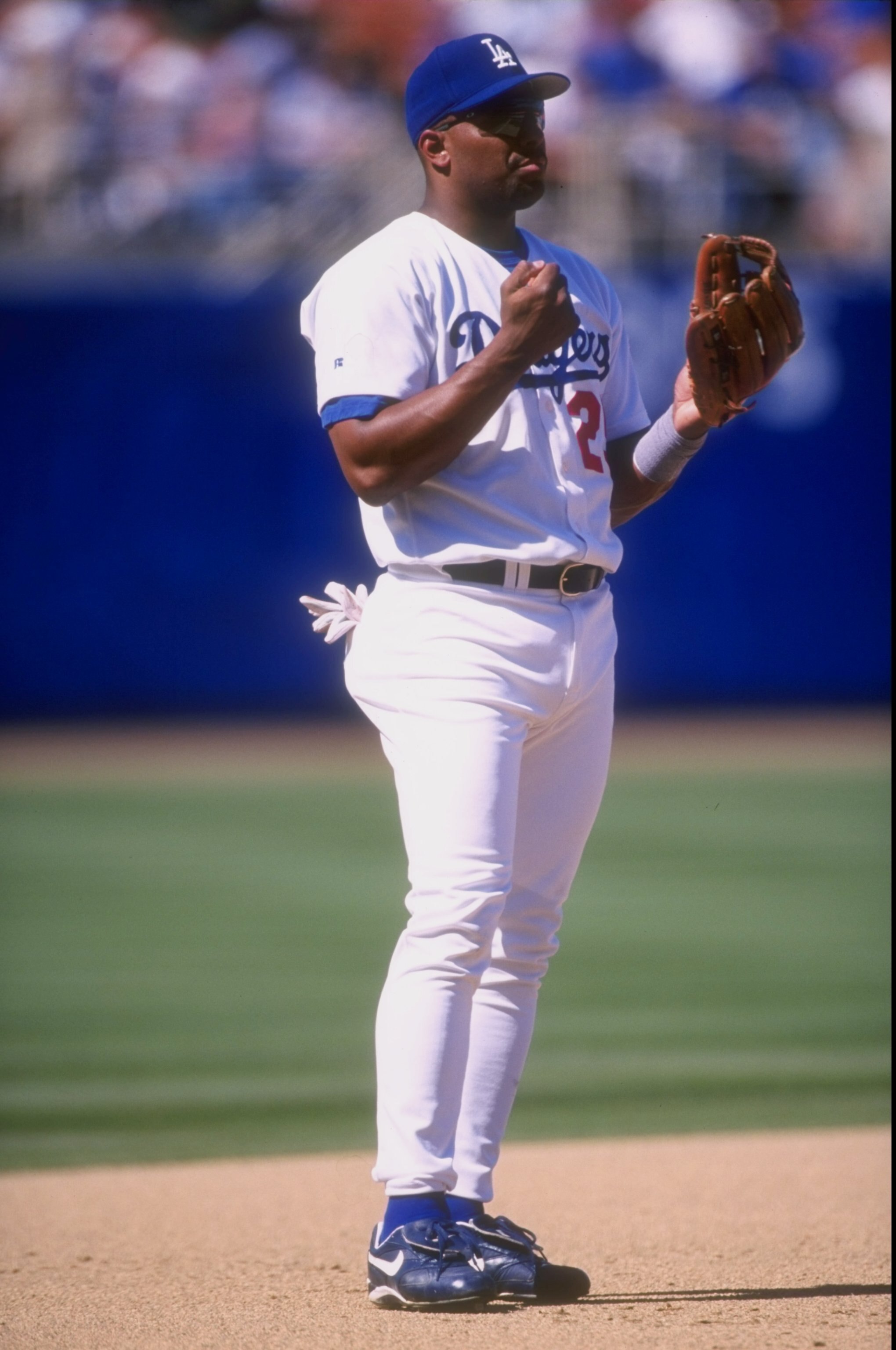 14 Jun 1998:  Bobby Bonilla #25 of the Los Angeles Dodgers in action during a game against the Colorado Rockies at the Dodger Stadium in Los Angeles, California.  The Rockies defeated the Dodgers 3-2. Mandatory Credit: Vincent Laforet  /Allsport