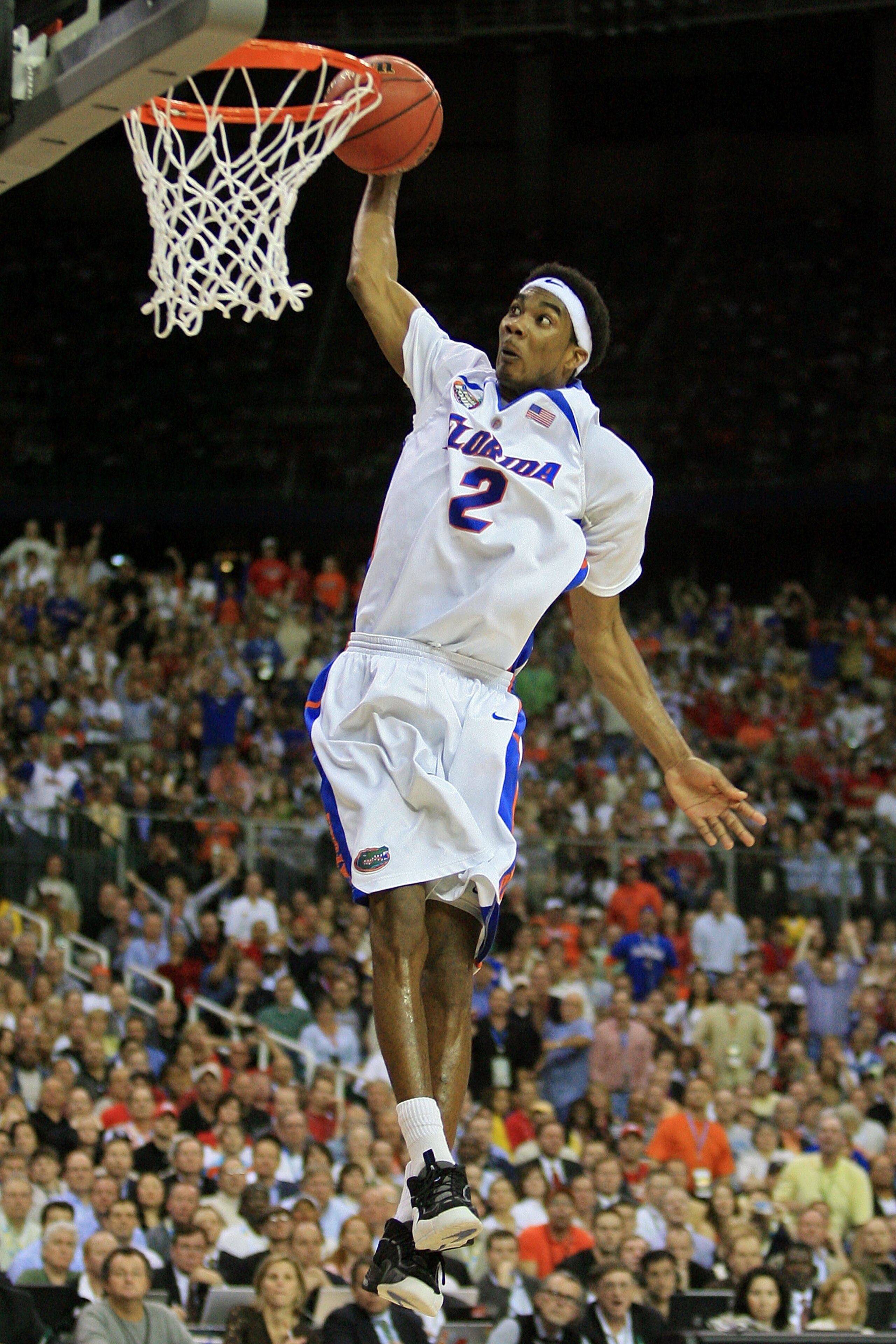 ATLANTA - APRIL 02:  Corey Brewer #2 of the Florida Gators dunks the ball against the Ohio State Buckeyes during the NCAA Men's Basketball Championship game at the Georgia Dome on April 2, 2007 in Atlanta, Georgia.  (Photo by Streeter Lecka/Getty Images)