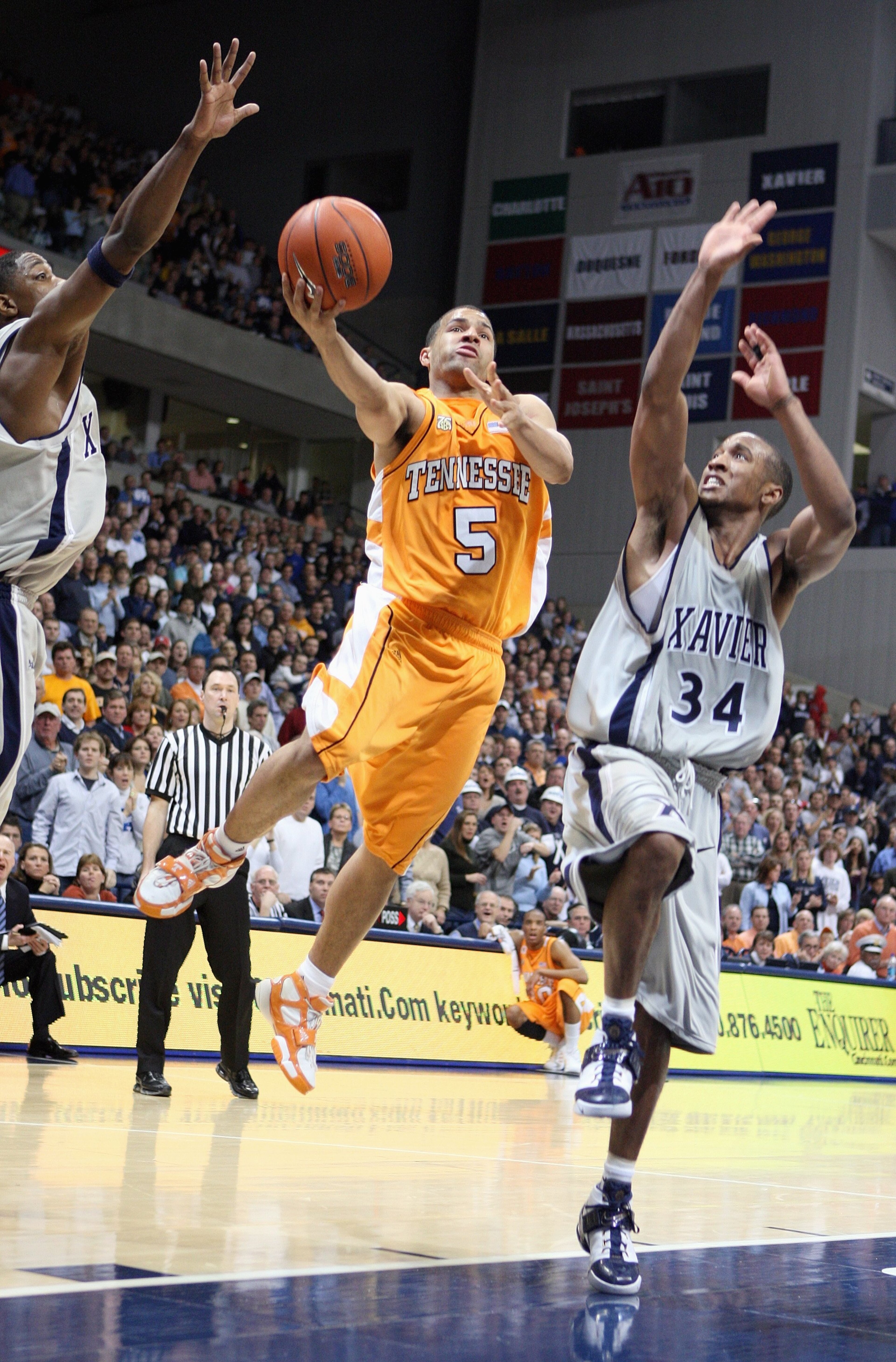 CINCINNATI - DECEMBER 22: Chris Lofton #5 of the Tennessee Volunteers makes a layup during the game against the Xavier Musketeers at the Cintas Center December 22, 2007 in Cincinnati, Ohio. (Photo by Andy Lyons/Getty Images) CINCINNATI - DECEMBER 22: Chris Lofton #5 of the Tennessee Volunteers makes a layup during the game against the Xavier Musketeers at the Cintas Center December 22, 2007 in Cincinnati, Ohio. (Photo by Andy Lyons/Getty Images)
