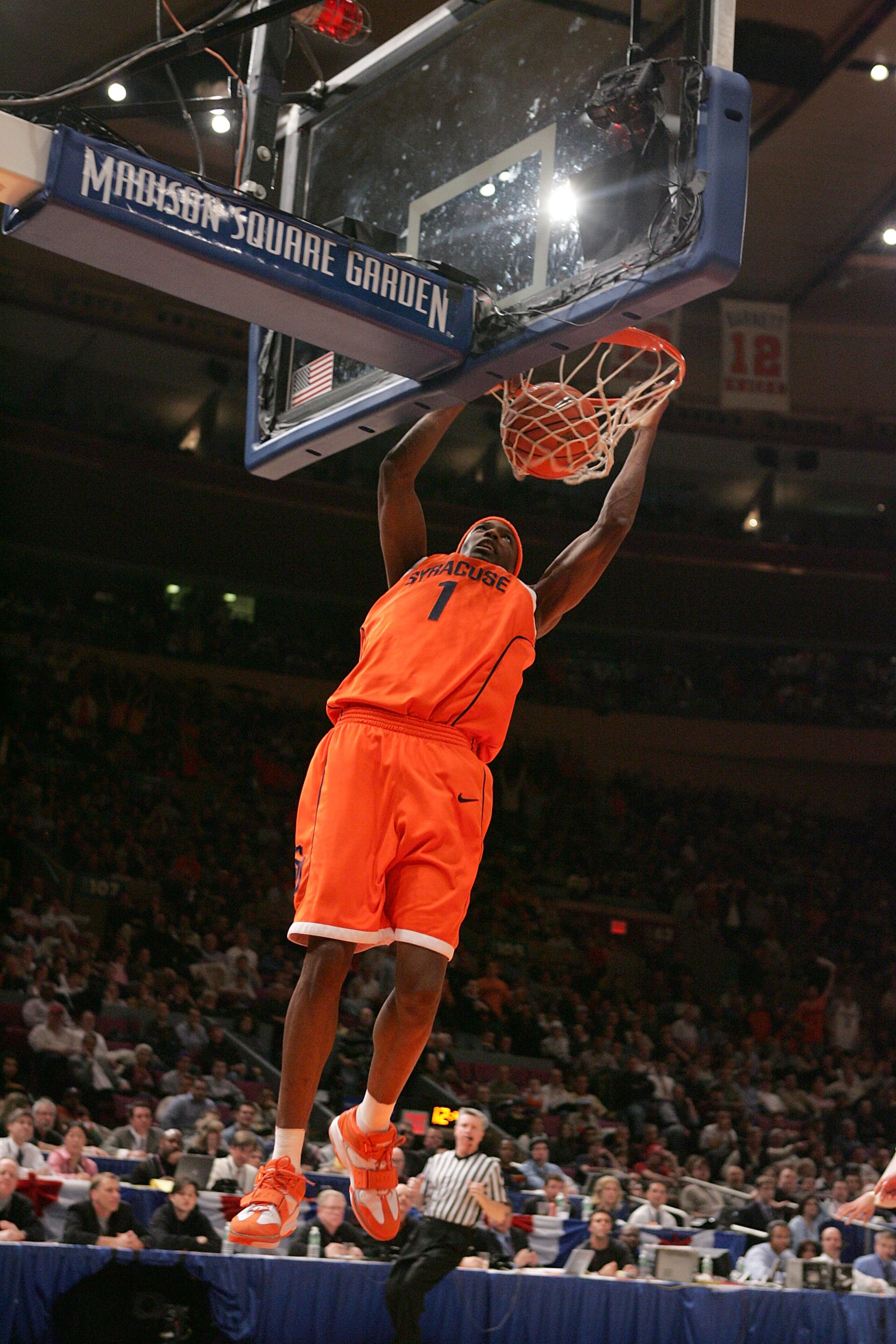 NEW YORK - MARCH 11:  Hakim Warrick #1 of the Syracuse Orangemen dunks the ball against the Connecticut Huskies during the semifinal round of the Big East Men's Basketball Championship on March 11, 2005 at Madison Square Garden in New York City.  (Photo b