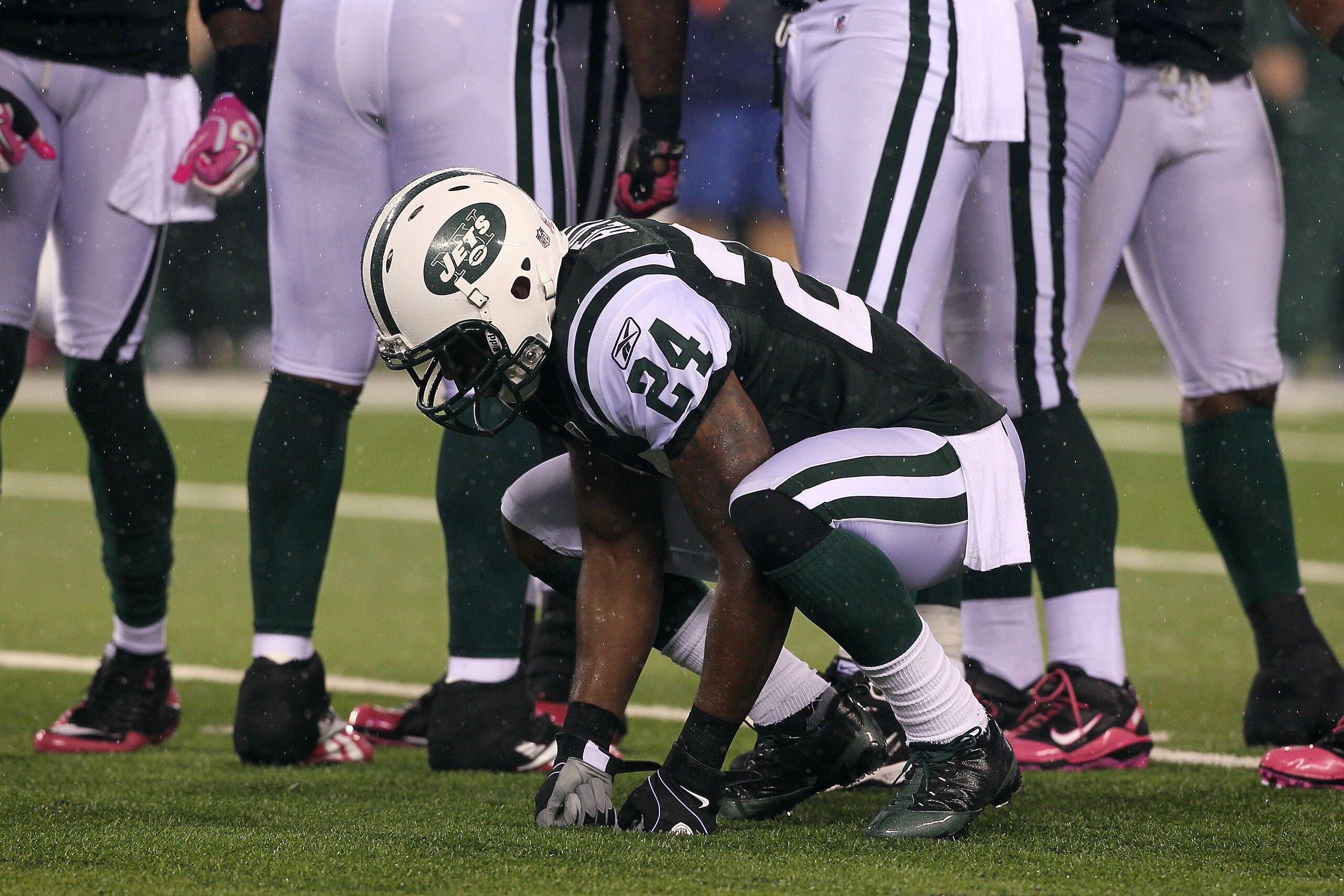 EAST RUTHERFORD, NJ - OCTOBER 11:  Darrelle Revis #24 of the New York Jets stretches on the field against the Minnesota Vikings at New Meadowlands Stadium on October 11, 2010 in East Rutherford, New Jersey. The Jets won 29-20. (Photo by Jim McIsaac/Getty