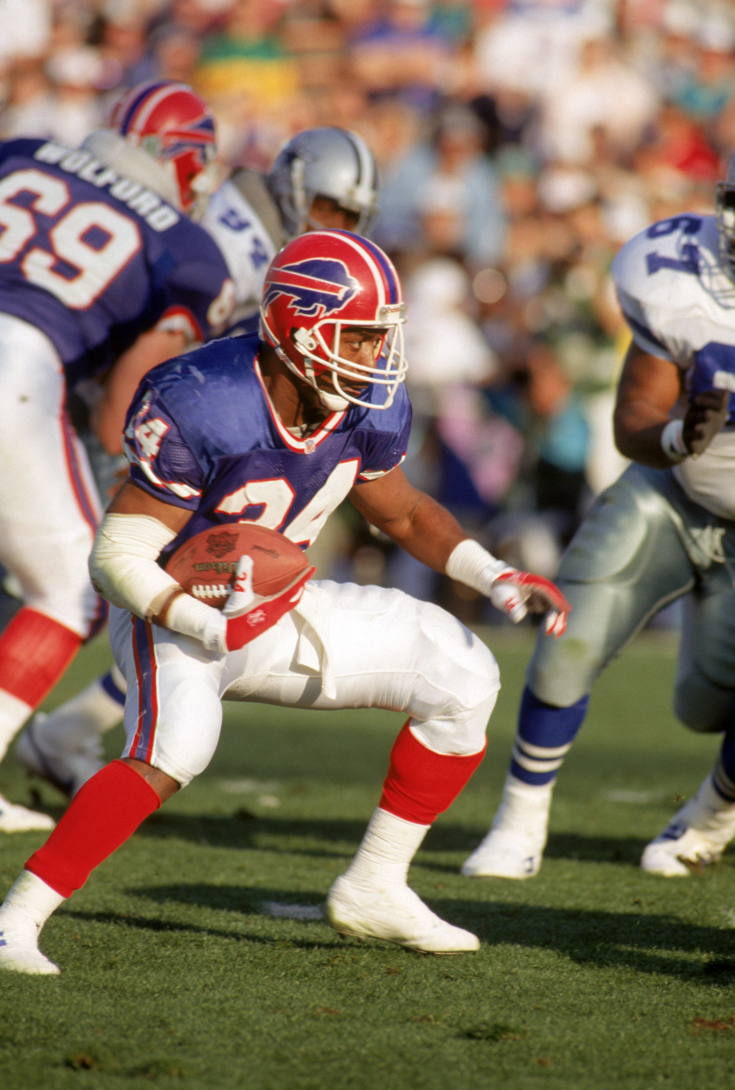 PASADENA, CA - JANUARY 31: Running back Thurman Thomas #34 of the Buffalo Bills hustles for yards during Super Bowl XXVII against the Dallas Cowboys at the Rose Bowl on January 31, 1993 in Pasadena, California. The Cowboys won 52-17. (Photo by George R PASADENA, CA - JANUARY 31: Running back Thurman Thomas #34 of the Buffalo Bills hustles for yards during Super Bowl XXVII against the Dallas Cowboys at the Rose Bowl on January 31, 1993 in Pasadena, California. The Cowboys won 52-17. (Photo by George R