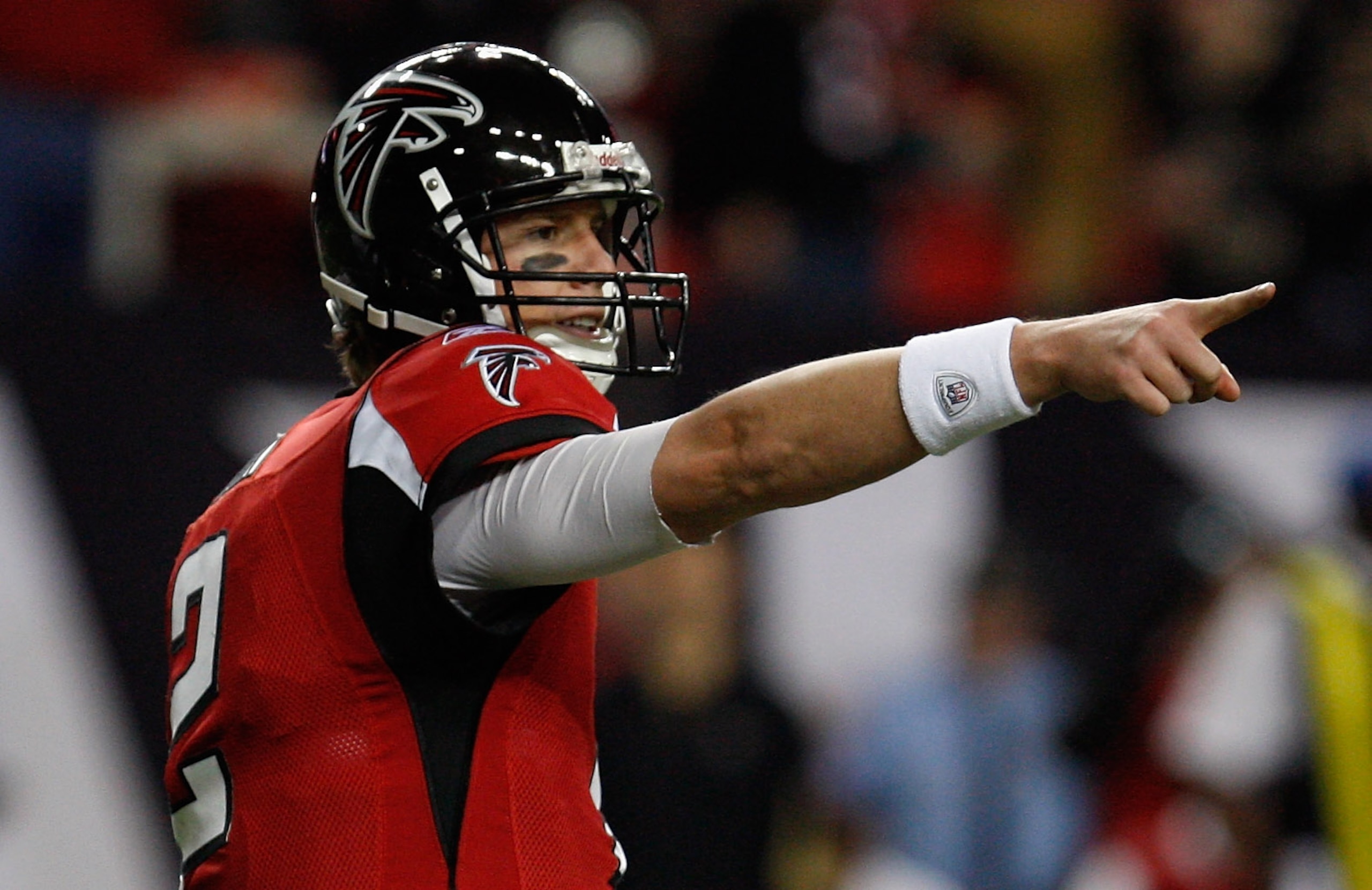 ATLANTA, GA - DECEMBER 27:  Quarterback Matt Ryan #2 of the Atlanta Falcons looks upfield during warm-ups prior to the start of the game against the New Orleans Saints at the Georgia Dome on December 27, 2010 in Atlanta, Georgia.  (Photo by Scott Halleran