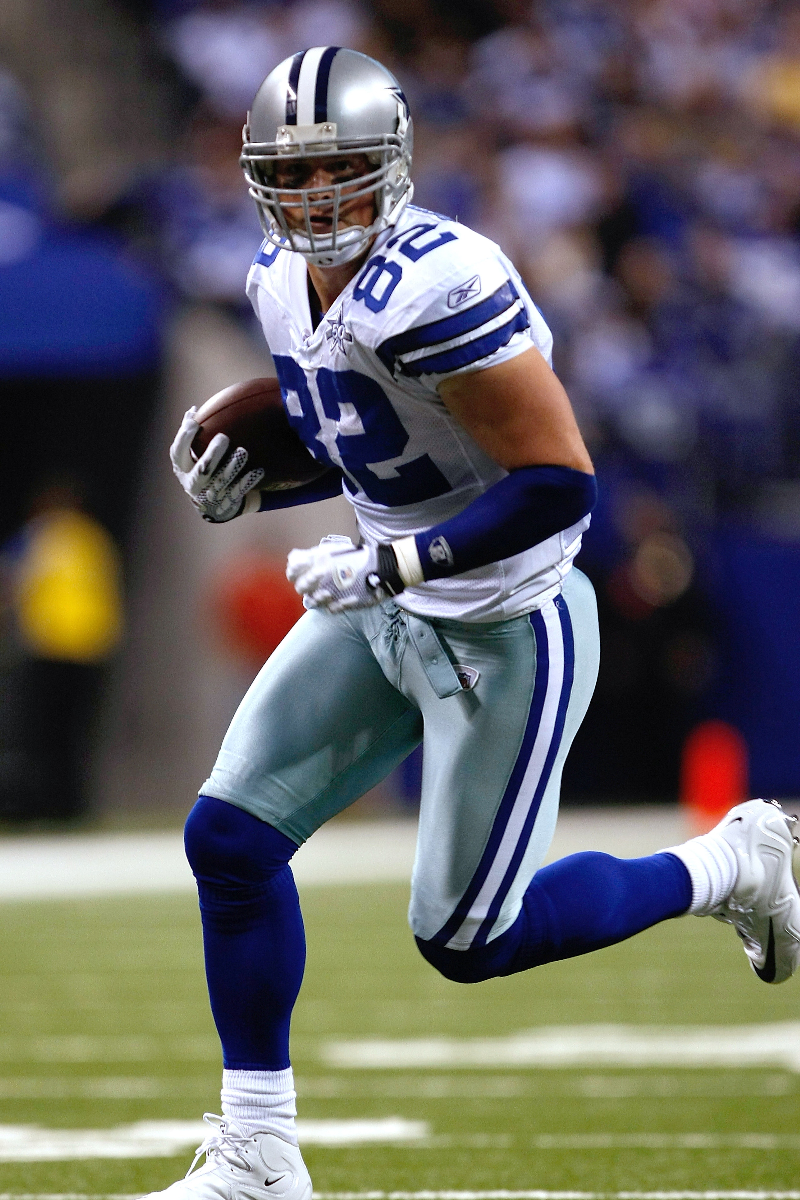 INDIANAPOLIS, IN - DECEMBER 05: Jason Witten #82 of the Dallas Cowboys runs against the Indianapolis Colts at Lucas Oil Stadium on December 5, 2010 in Indianapolis, Indiana. The Cowboys defeated the Colts 38-35 in overtime. (Photo by Scott Boehm/Getty Ima INDIANAPOLIS, IN - DECEMBER 05: Jason Witten #82 of the Dallas Cowboys runs against the Indianapolis Colts at Lucas Oil Stadium on December 5, 2010 in Indianapolis, Indiana. The Cowboys defeated the Colts 38-35 in overtime. (Photo by Scott Boehm/Getty Ima