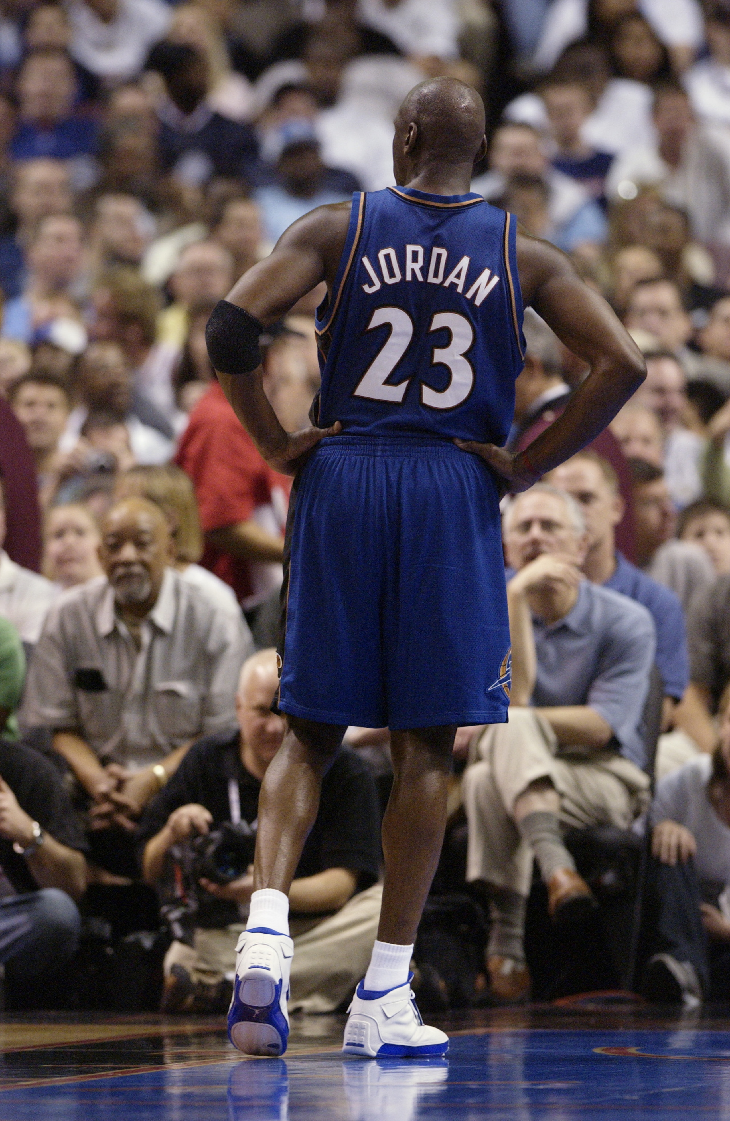 PHILADELPHIA - APRIL 16: Michael Jordan #23 of the Washington Wizards on the court during the final NBA game of his career, played against the Philadelphia 76ers at First Union Center on March 30, 2003 in Philadelphia, Pennsylvania. The Sixers won 107-8 PHILADELPHIA - APRIL 16: Michael Jordan #23 of the Washington Wizards on the court during the final NBA game of his career, played against the Philadelphia 76ers at First Union Center on March 30, 2003 in Philadelphia, Pennsylvania. The Sixers won 107-8
