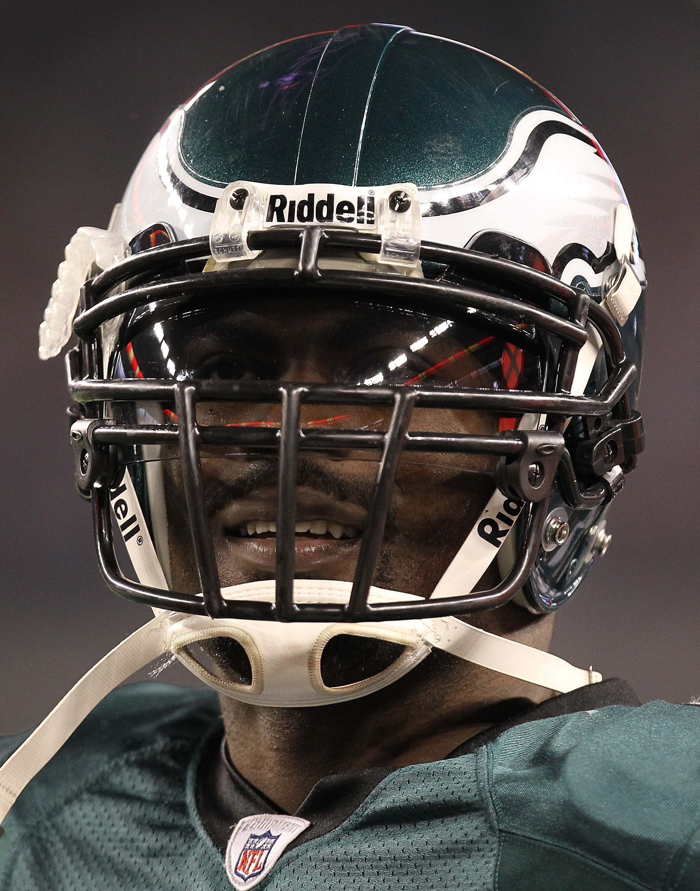 ARLINGTON, TX - DECEMBER 12:  Quarterback Michael Vick #7 of the Philadelphia Eagles at Cowboys Stadium on December 12, 2010 in Arlington, Texas.  (Photo by Ronald Martinez/Getty Images)