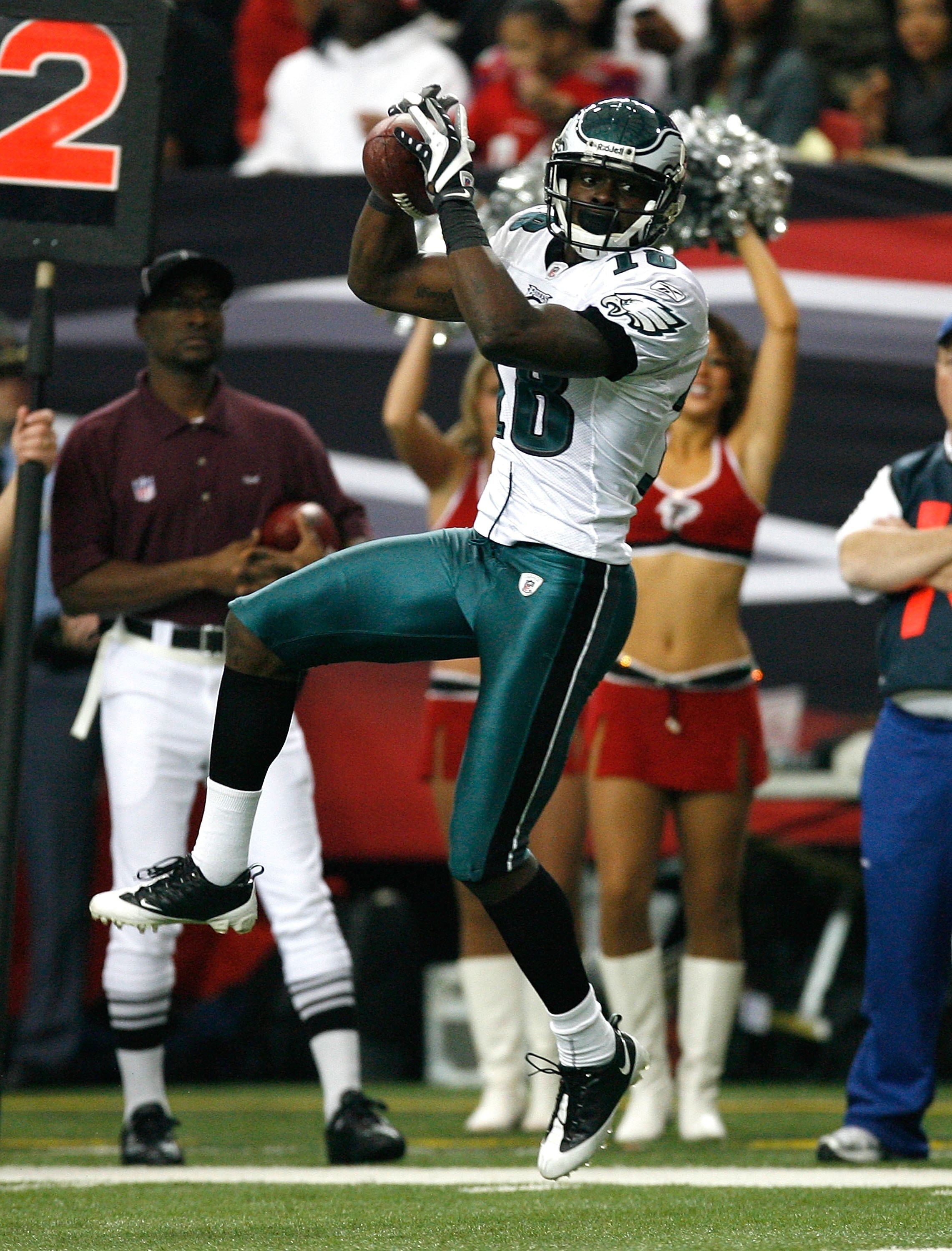 ATLANTA - DECEMBER 06:  Jeremy Maclin #18 of the Philadelphia Eagles against the Atlanta Falcons at Georgia Dome on December 6, 2009 in Atlanta, Georgia.  (Photo by Kevin C. Cox/Getty Images)