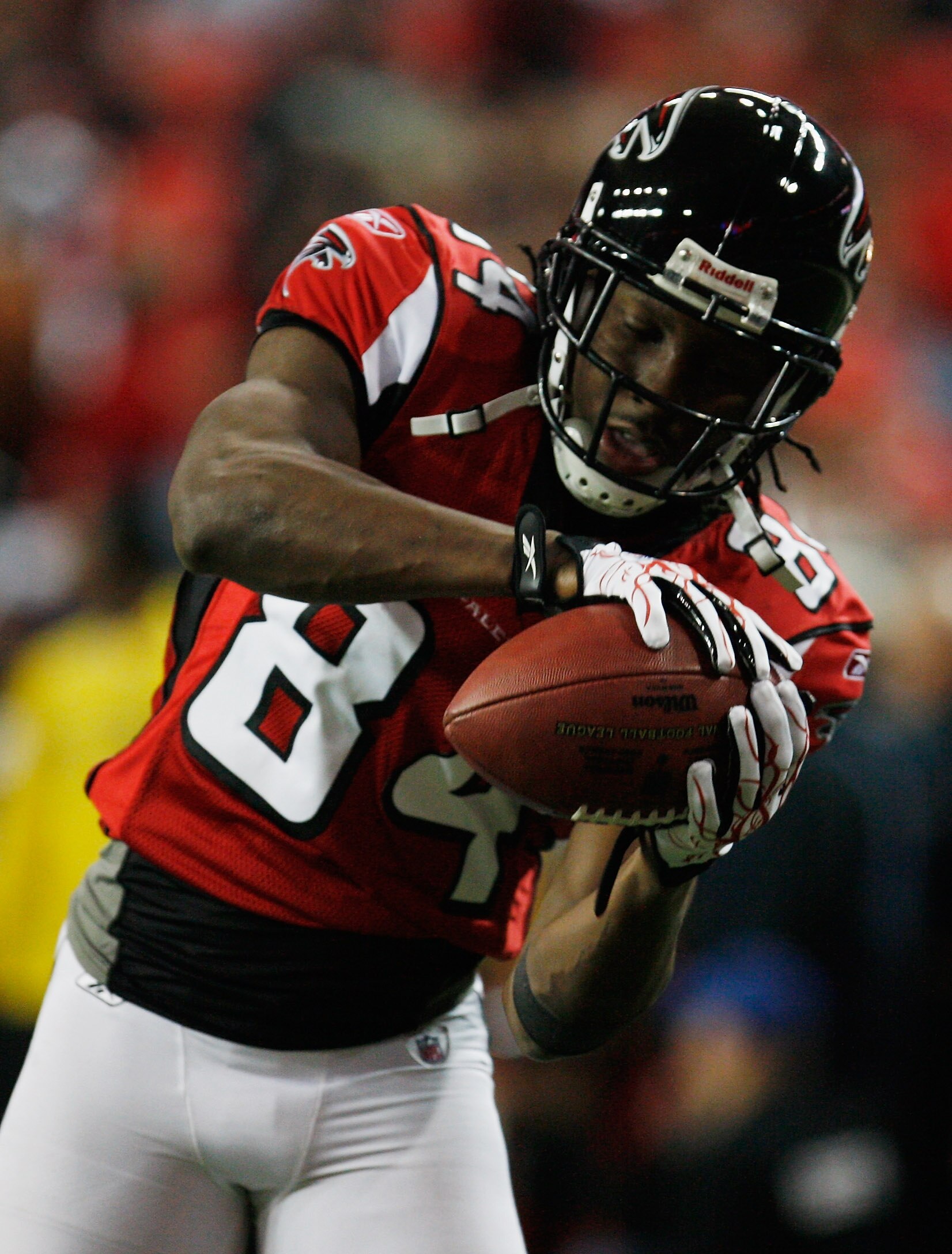 ATLANTA, GA - DECEMBER 27:  Roddy White #84 of the Atlanta Falcons catches a pass during warm-ups prior to the start of the game against the New Orleans Saints at the Georgia Dome on December 27, 2010 in Atlanta, Georgia.  (Photo by Scott Halleran/Getty I