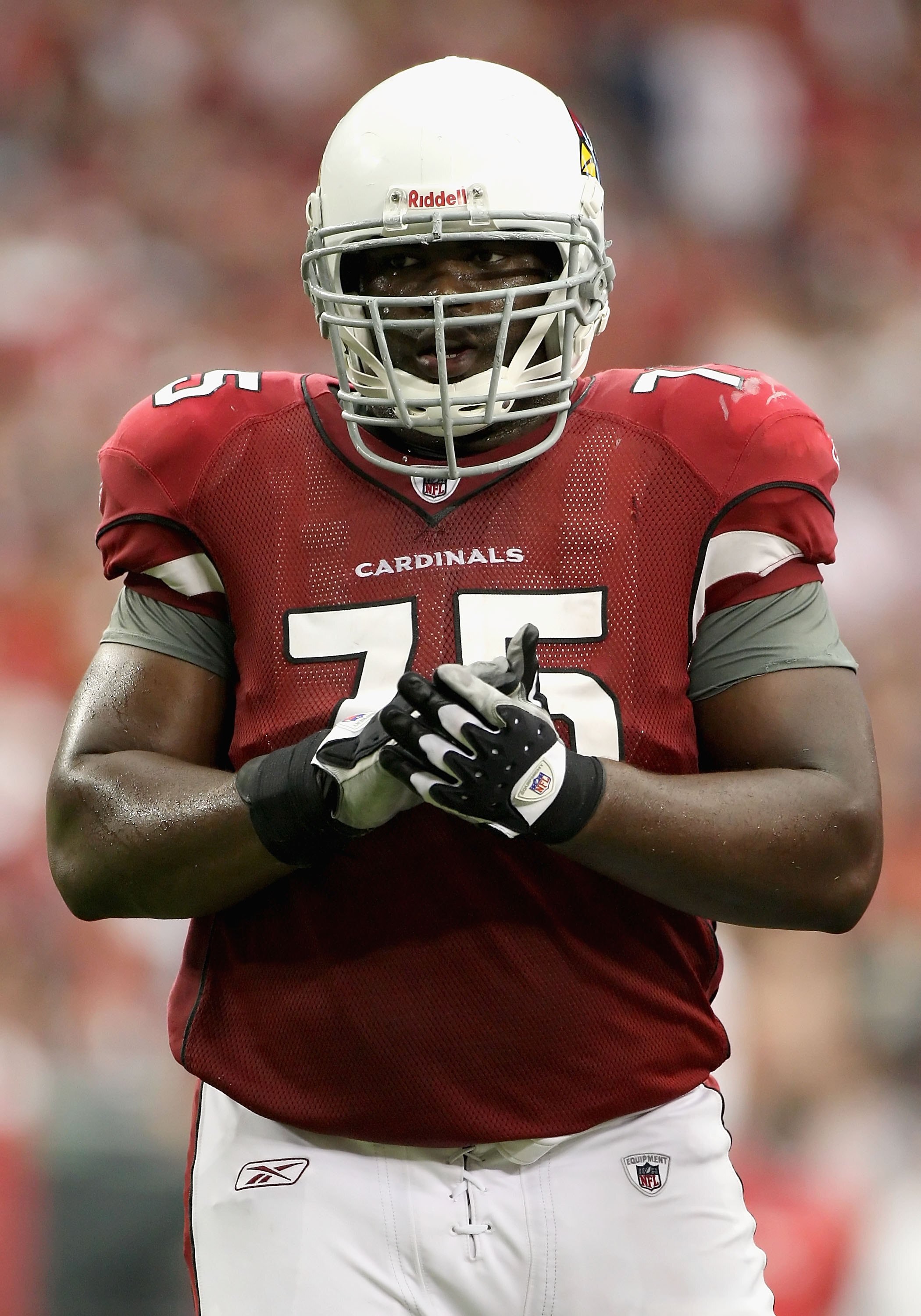 GLENDALE, AZ - SEPTEMBER 13:  Offensive tackle Levi Brown #75 of the Arizona Cardinals during the NFL game against the San Francisco 49ers at the Universtity of Phoenix Stadium on September 13, 2009 in Glendale, Arizona. The 49ers defeated the Cardinals 2