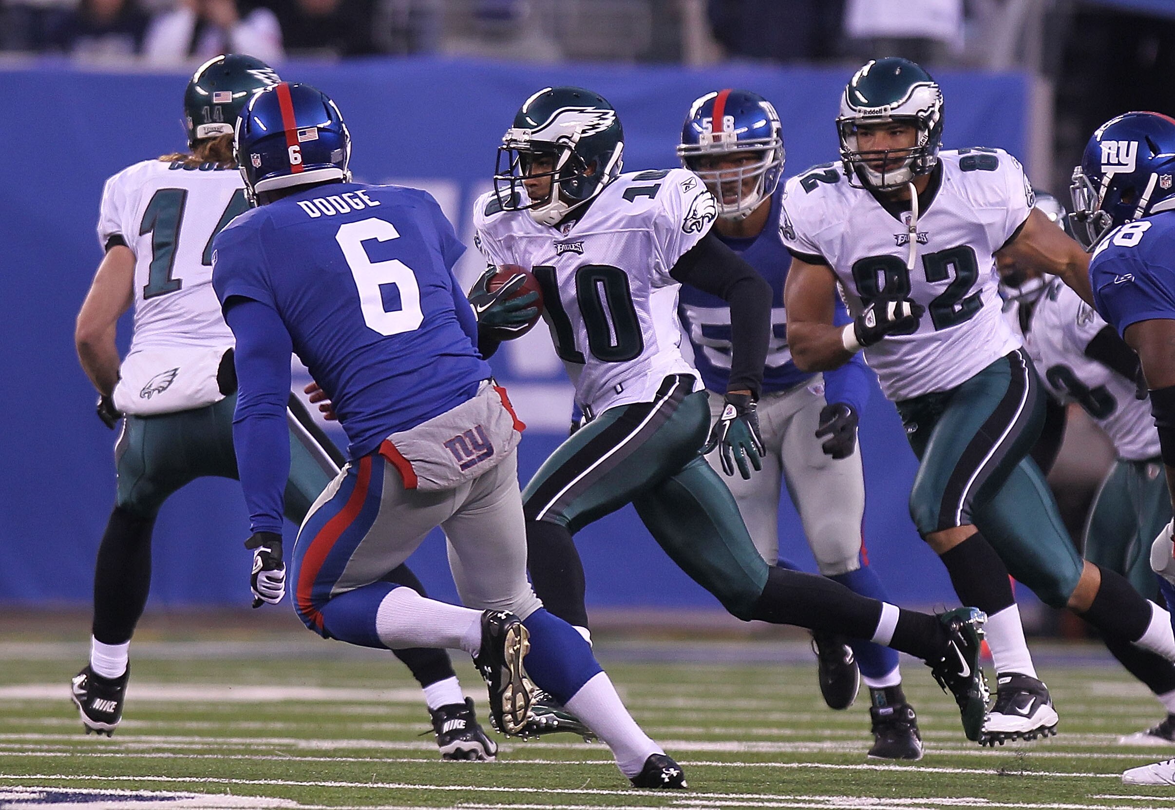 EAST RUTHERFORD, NJ - DECEMBER 19:  DeSean Jackson #10 of the Philadelphia Eagles runs in the game winning touchdown on a punt return against the New York Giants at New Meadowlands Stadium on December 19, 2010 in East Rutherford, New Jersey.  (Photo by Ni