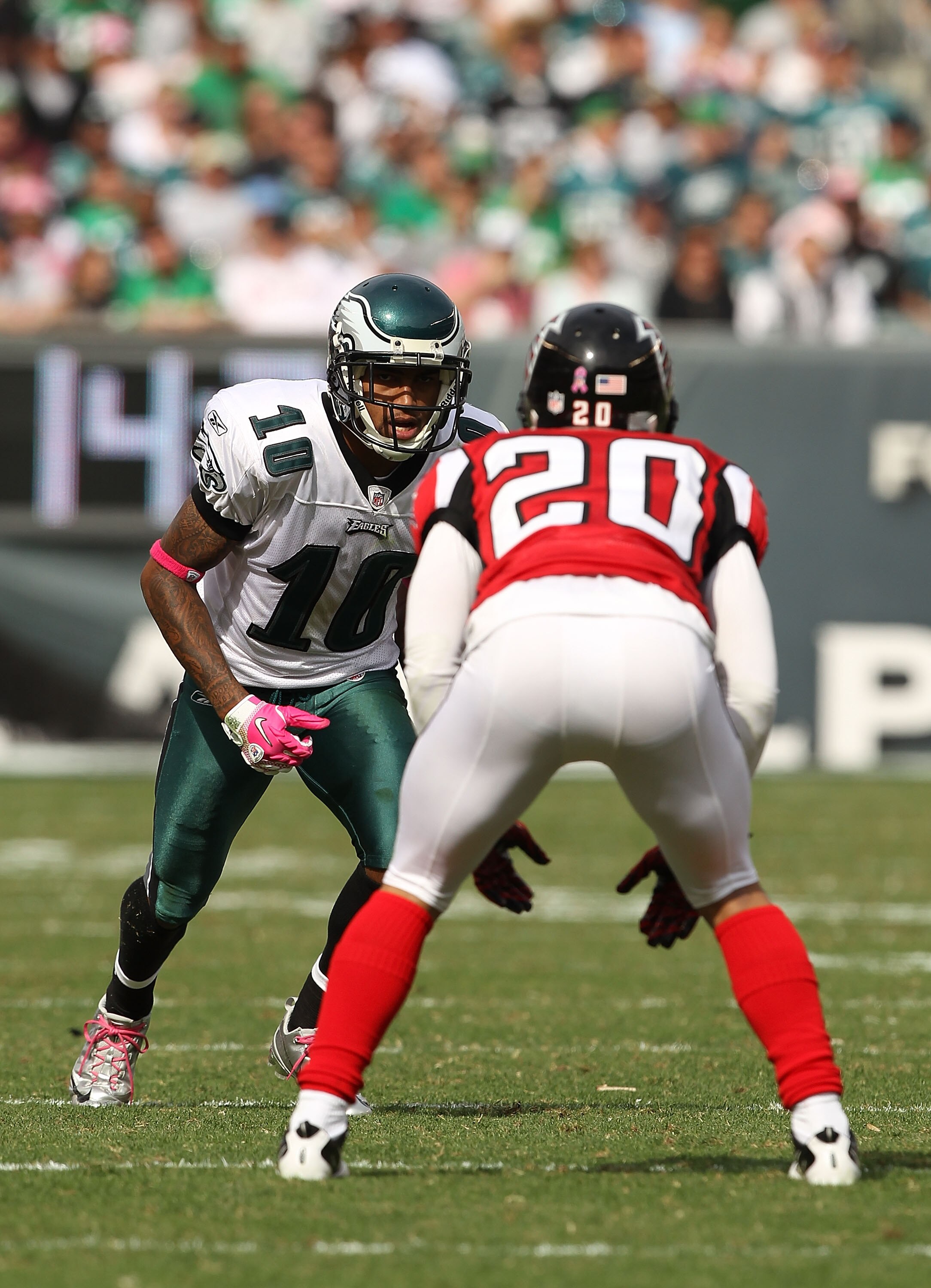 PHILADELPHIA - OCTOBER 17:  Jeremy Maclin #18  of the Philadelphia Eagles in action against Brent Grimes #20 of the Atlanta Falcons during their game at Lincoln Financial Field on October 17, 2010 in Philadelphia, Pennsylvania.  (Photo by Al Bello/Getty I