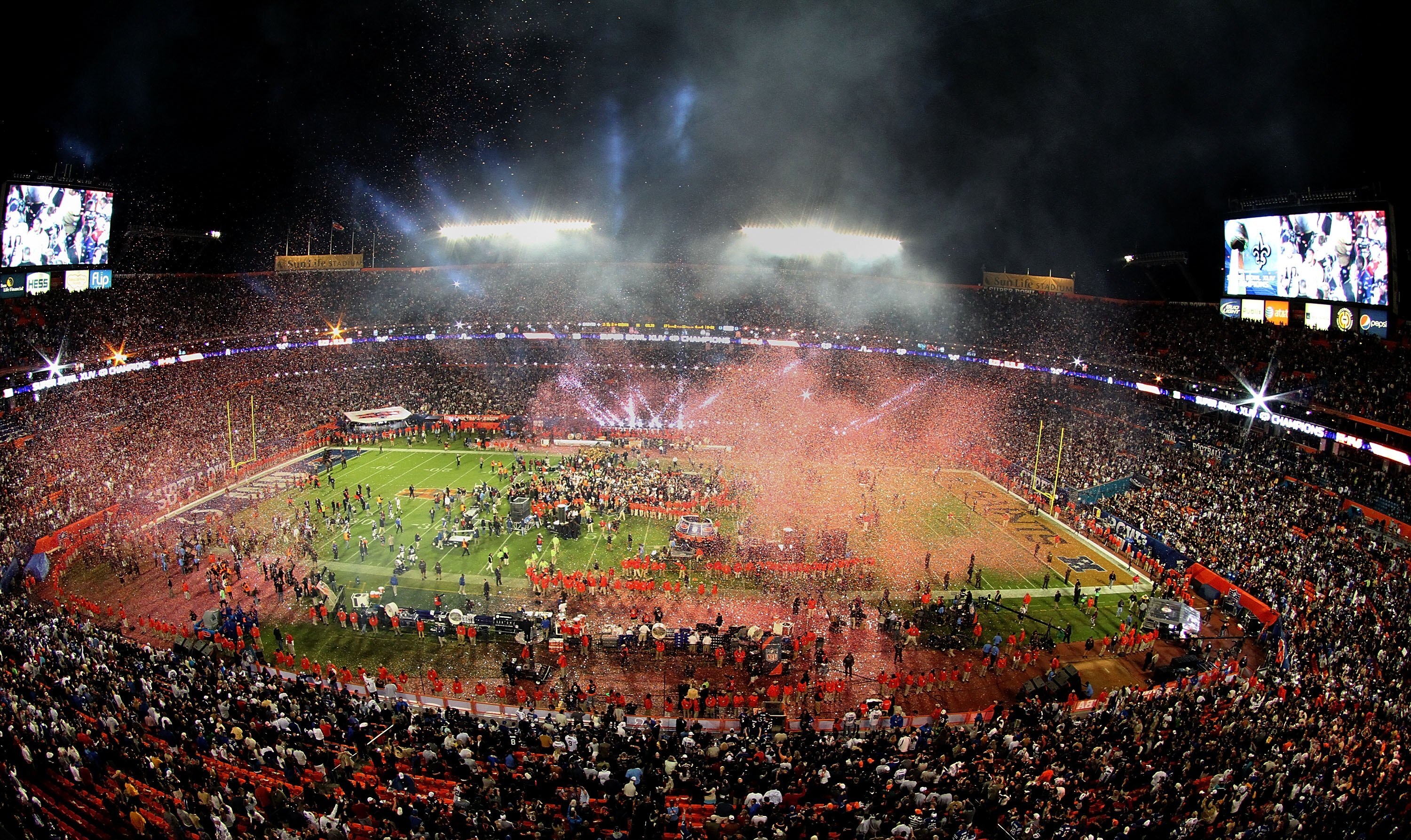 MIAMI GARDENS, FL - FEBRUARY 07:  A general view of the field after the Indianapolis Colts play were defeated by the New Orleans Saints in Super Bowl XLIV on February 7, 2010 at Sun Life Stadium in Miami Gardens, Florida.  (Photo by Doug Benc/Getty Images