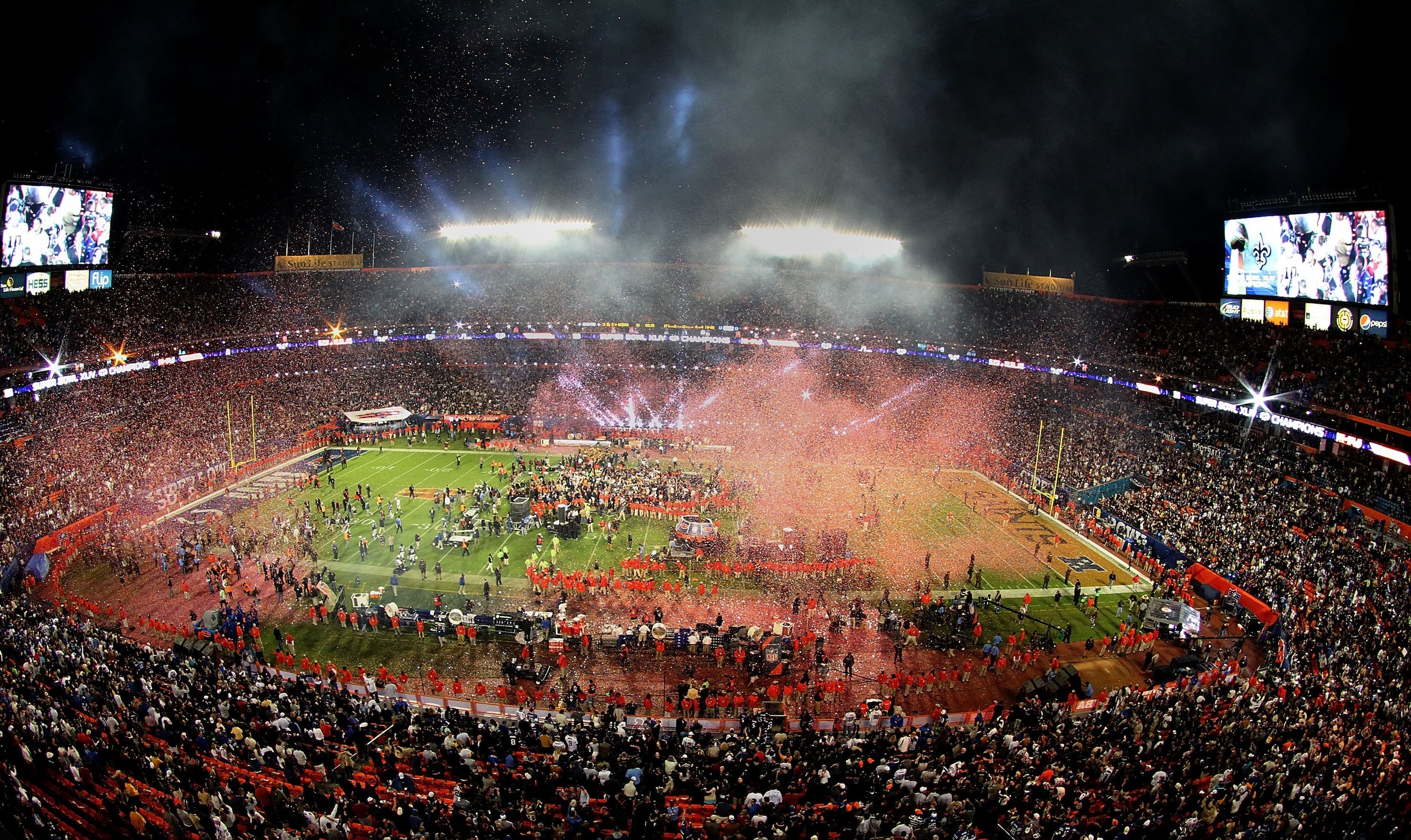 MIAMI GARDENS, FL - FEBRUARY 07:  A general view of the field after the Indianapolis Colts play were defeated by the New Orleans Saints in Super Bowl XLIV on February 7, 2010 at Sun Life Stadium in Miami Gardens, Florida.  (Photo by Doug Benc/Getty Images