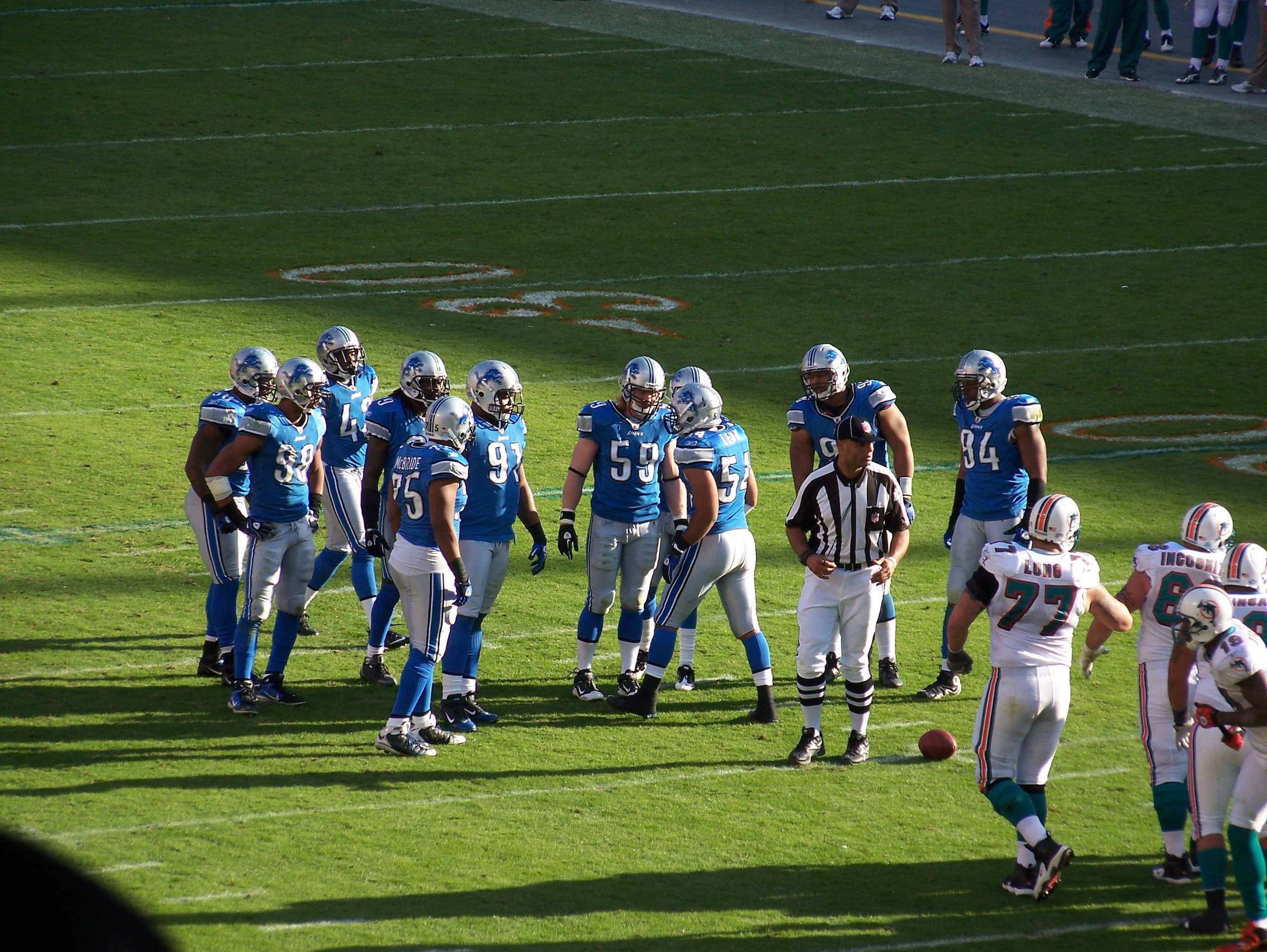 DeAndre Levy is fired up and calling the Detroit Lions next defensive play.