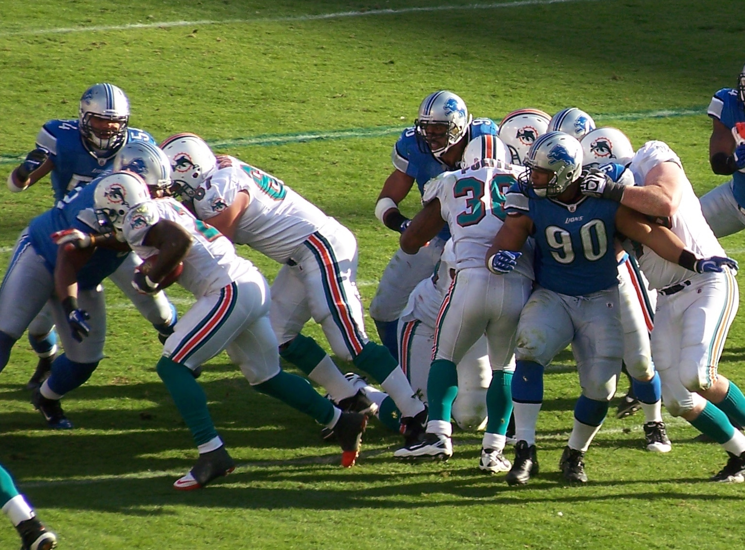 Does that appear to be a hand inside Suh's jersey?