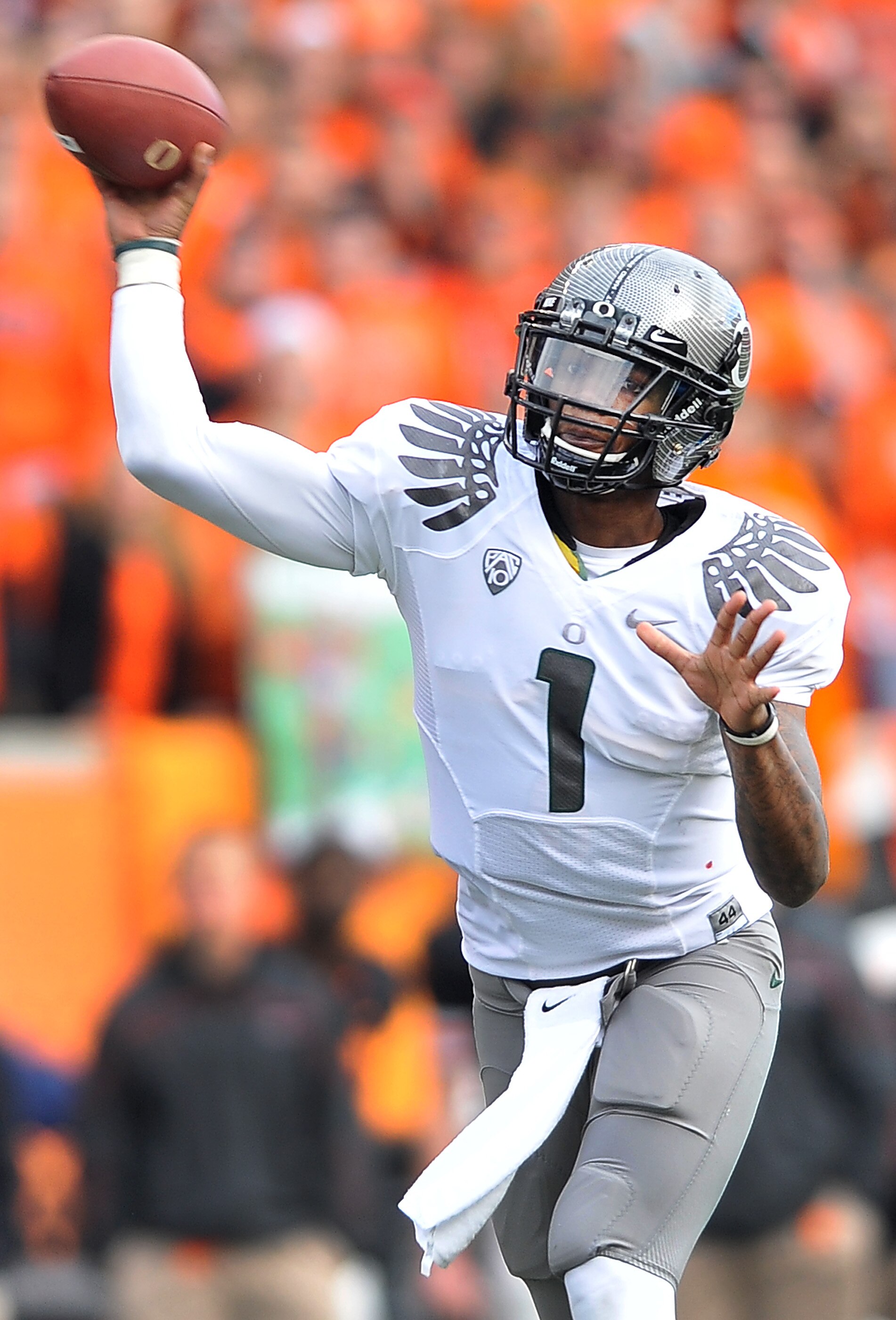 CORVALLIS, OR - DECEMBER 4: Quarterback Darron Thomas #1 of the Oregon Ducks passes the ball in the second quarter of the game against the the Oregon State Beavers at Reser Stadium on December 4, 2010 in Corvallis, Oregon. The Ducks beat the Beavers 37-20
