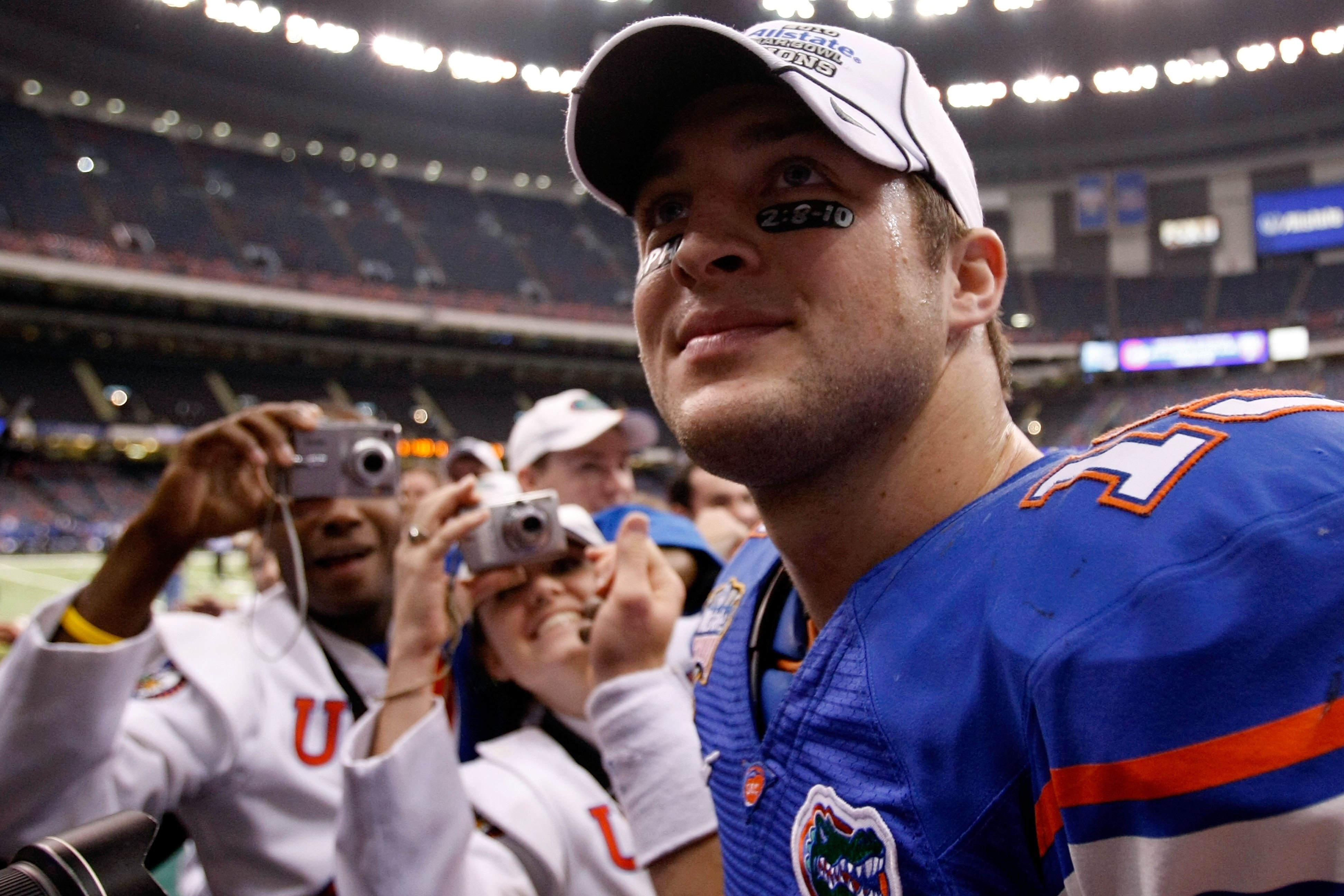 NEW ORLEANS - JANUARY 01:  Quarterback Tim Tebow #15 of the Florida Gators celebrates after defeating the Cincinnati Bearcats 24-51 during the Allstate Sugar Bowl at the Louisana Superdome on January 1, 2010 in New Orleans, Louisiana.  (Photo by Kevin C.