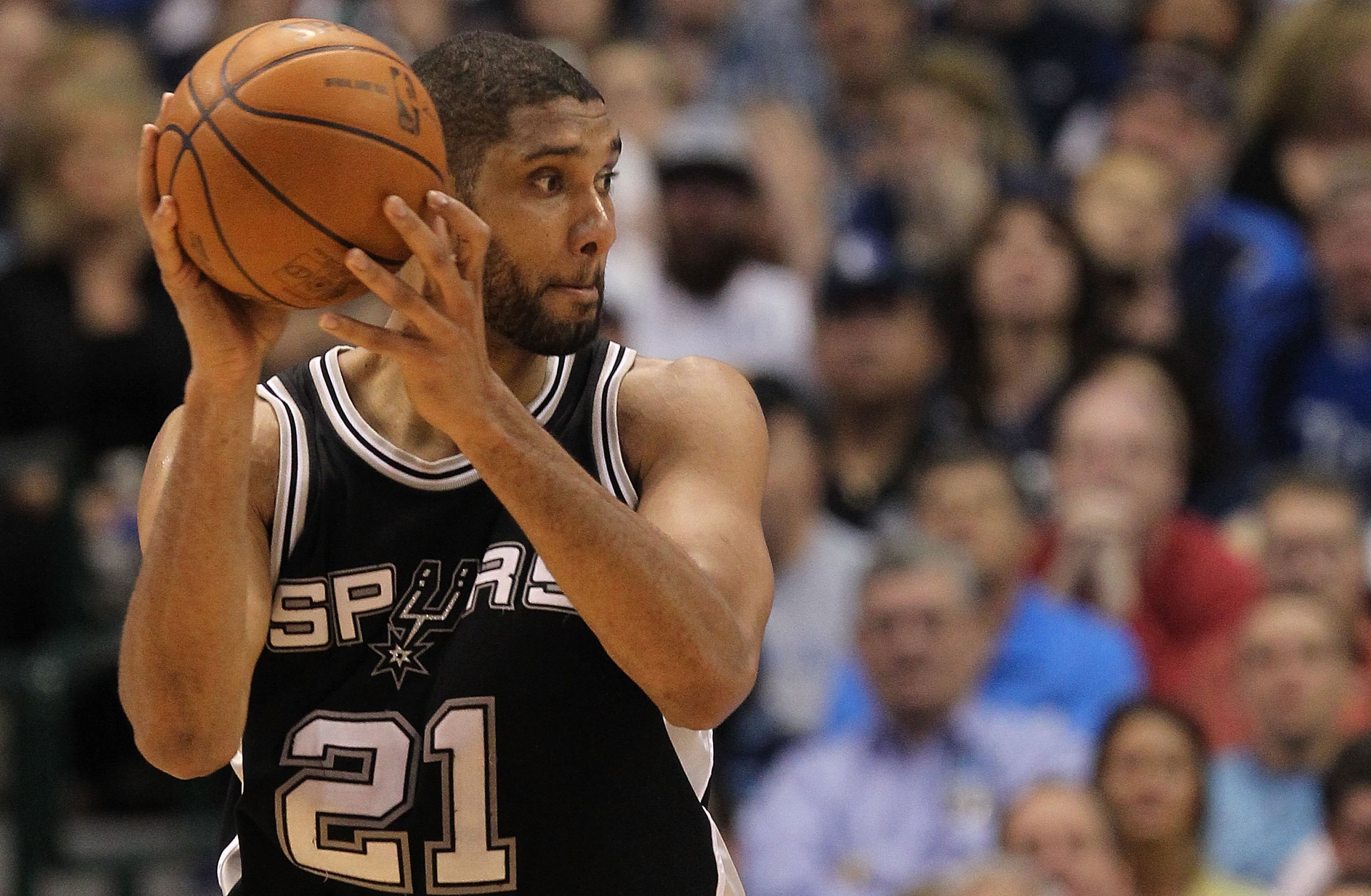 DALLAS - APRIL 27:  Tim Duncan #21 of the San Antonio Spurs in Game Five of the Western Conference Quarterfinals during the 2010 NBA Playoffs at American Airlines Center on April 27, 2010 in Dallas, Texas. NOTE TO USER: User expressly acknowledges and agr