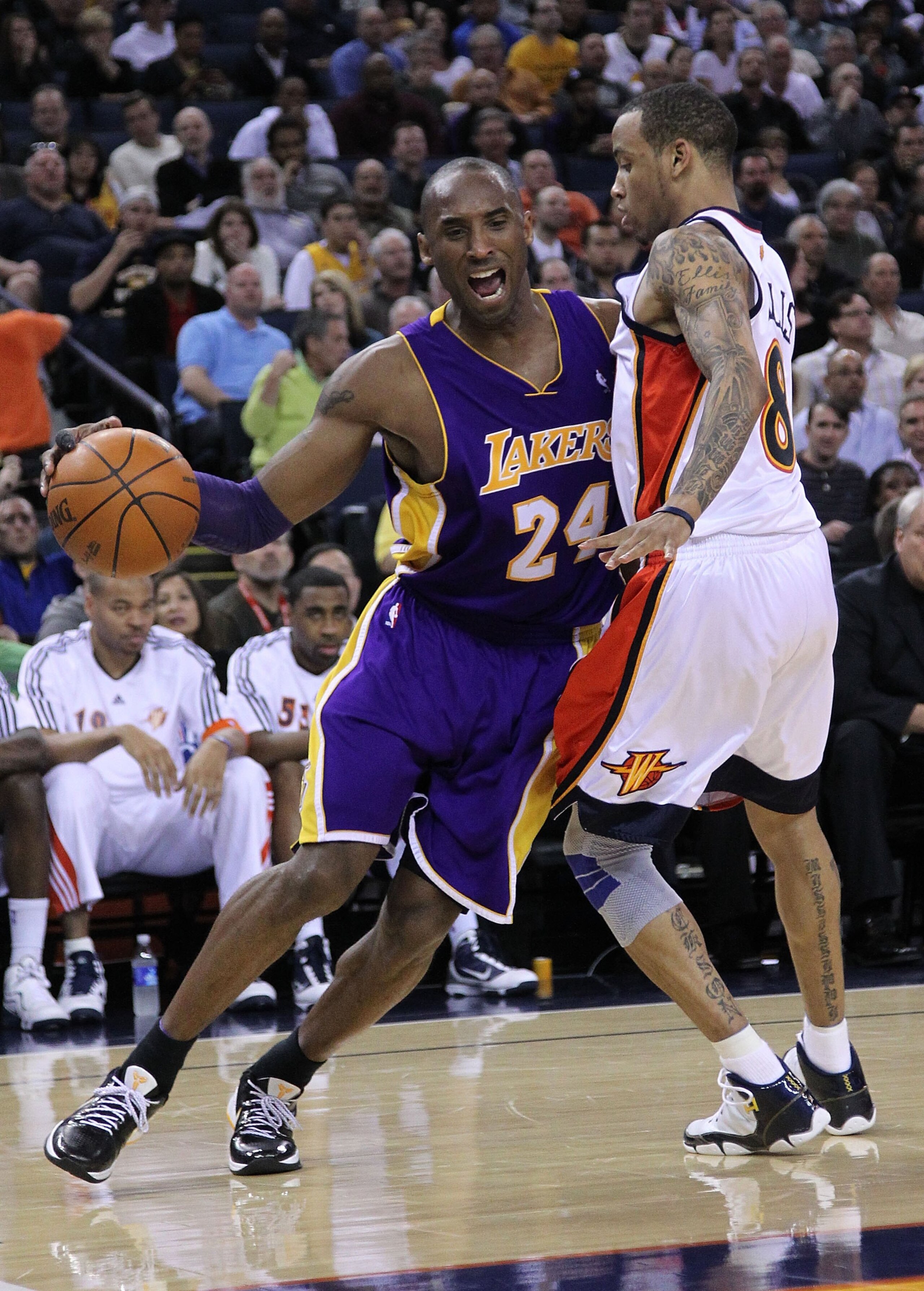 OAKLAND, CA - MARCH 15:  Kobe Bryant #24 of the Los Angeles Lakers in action against the Golden State Warriors during an NBA game at Oracle Arena on March 15, 2010 in Oakland, California. NOTE TO USER: User expressly acknowledges and agrees that, by downl