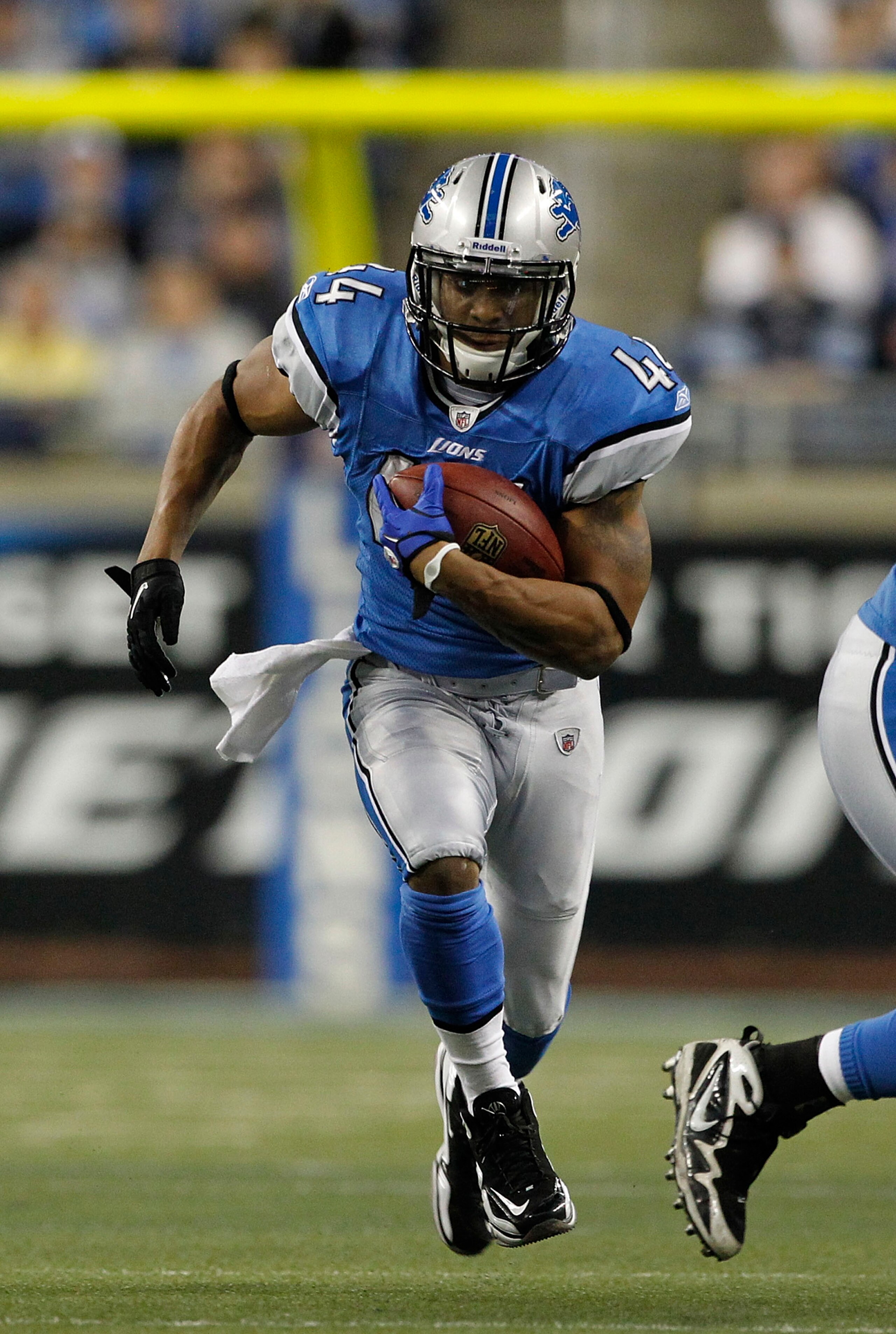 DETROIT - DECEMBER 05: Jahvid Best #44 of the Detroit Lions runs for a first down during the second quarter of the game against the Chicago Bears at Ford Field on December 5, 2010 in Detroit, Michigan. (Photo by Leon Halip/Getty Images) DETROIT - DECEMBER 05: Jahvid Best #44 of the Detroit Lions runs for a first down during the second quarter of the game against the Chicago Bears at Ford Field on December 5, 2010 in Detroit, Michigan. (Photo by Leon Halip/Getty Images)