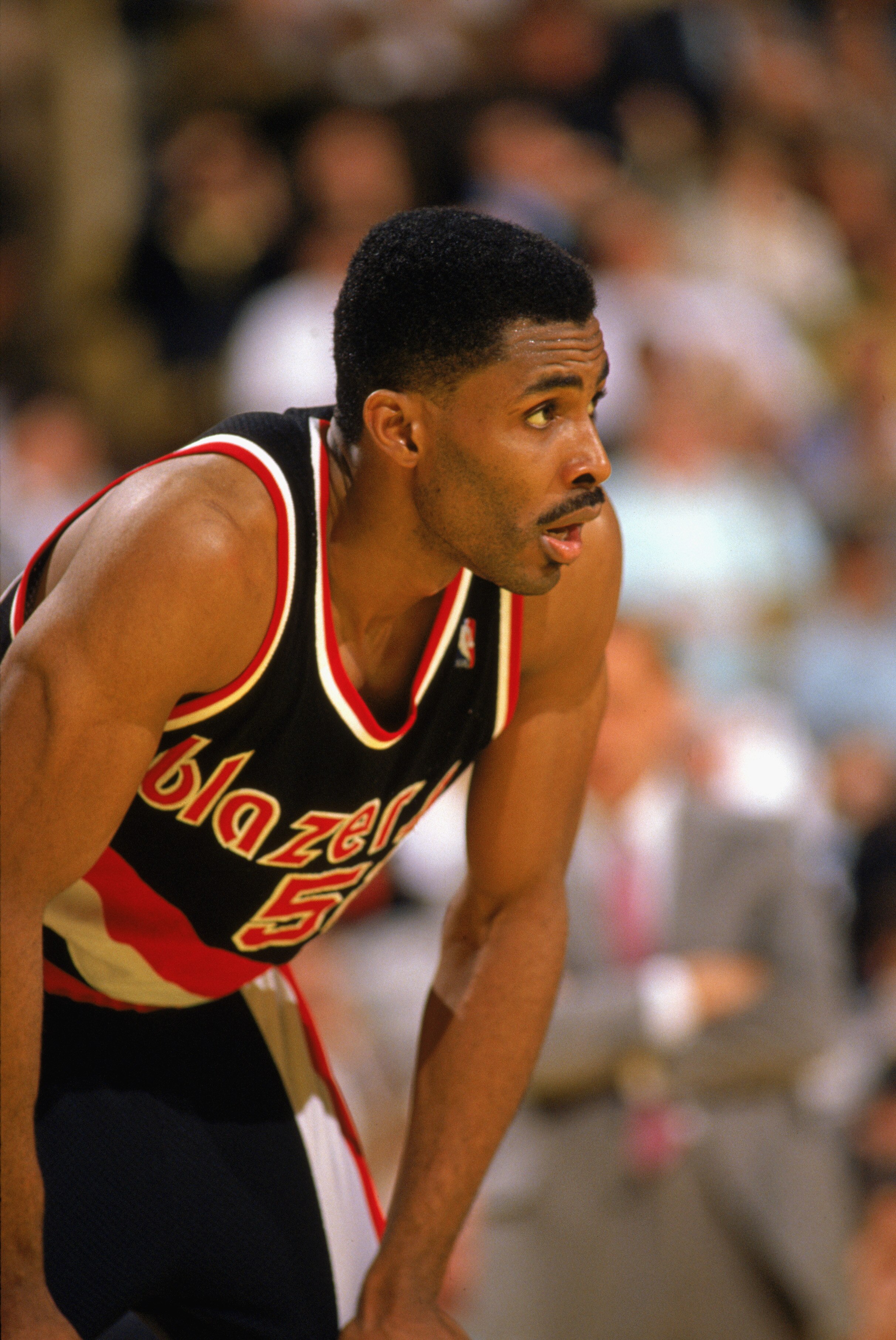 1990:  Buck Williams #52 of the Portland Trail Blazers rests during the 1989-1990 NBA season game.  (Photo by Mike Powell/Getty Images)