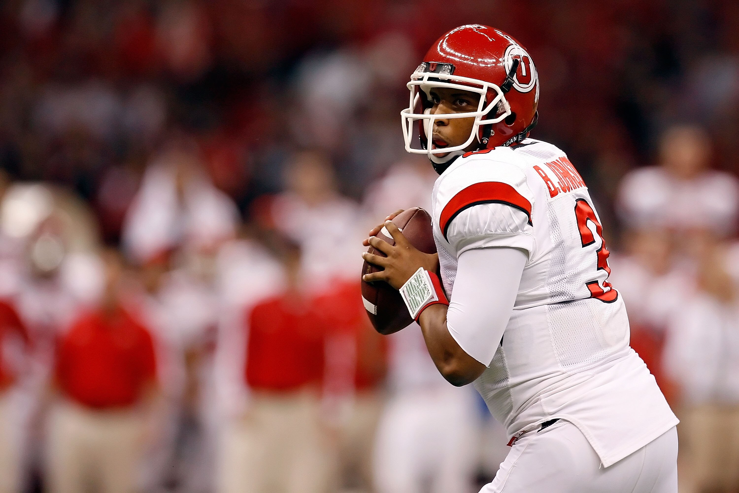 NEW ORLEANS - JANUARY 02:  Quarterback Brian Johnson #3 of the Utah Utes looks to throw the ball against the Alabama Crimson Tide during the 75th Allstate Sugar Bowl at the Louisiana Superdome on January 2, 2009 in New Orleans, Louisiana.  (Photo by Kevin