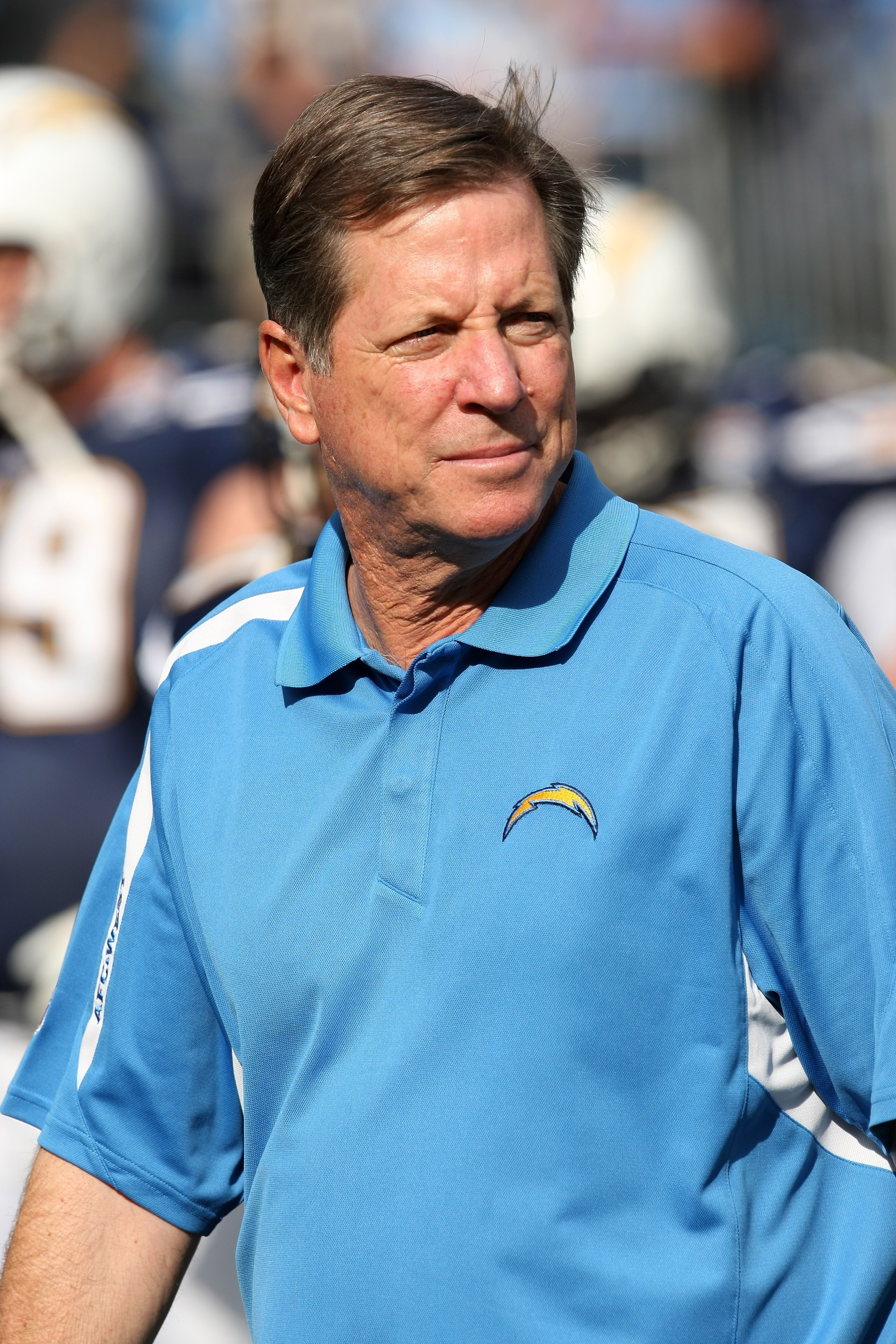 SAN DIEGO - DECEMBER 20:  Head coach Norv Turner of the San Diego Chargers watches warmups for the game with the Cincinnati Bengals on December 20, 2009 at Qualcomm Stadium in San Diego, California.  The Chargers won 27-24.  (Photo by Stephen Dunn/Getty I