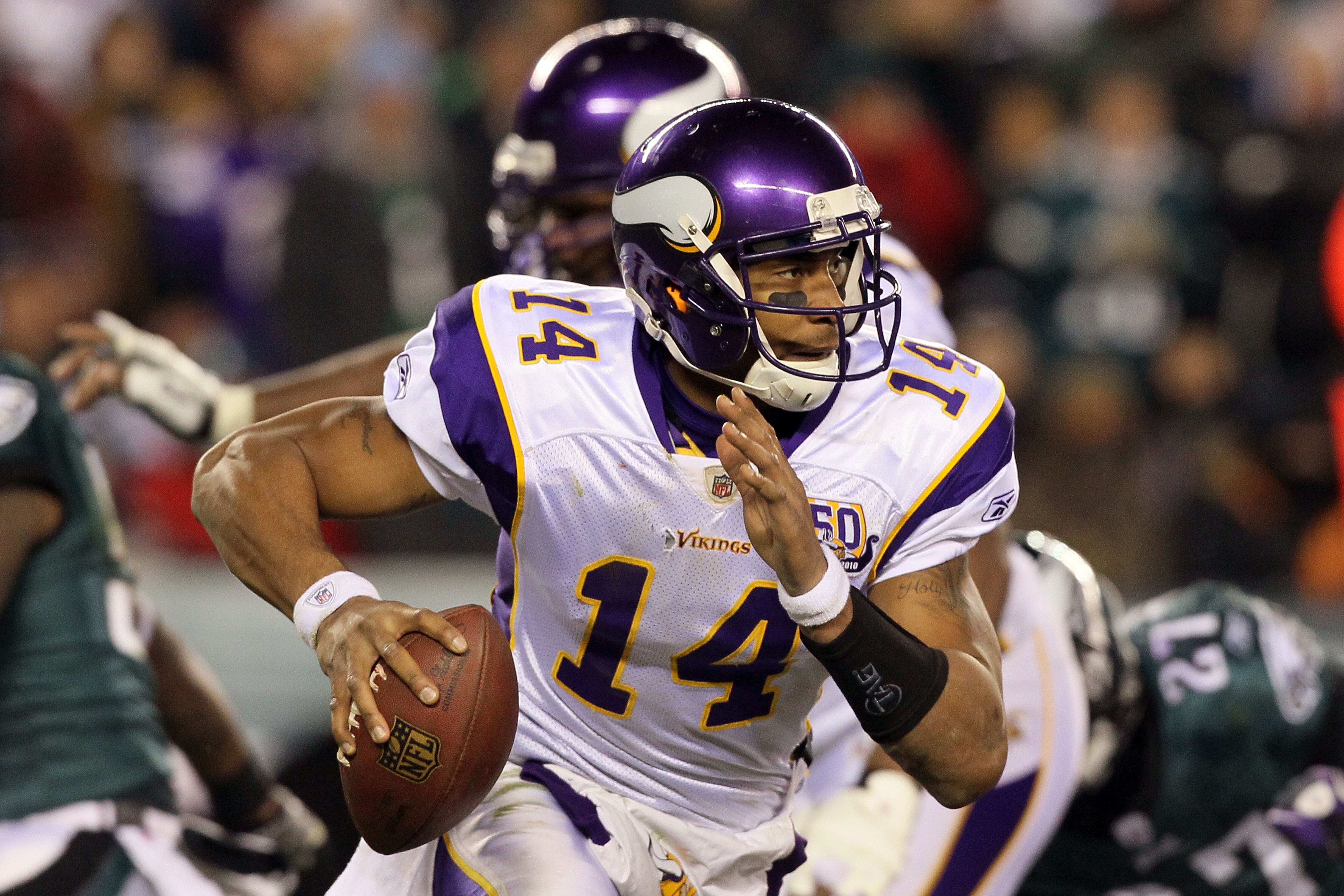 PHILADELPHIA, PA - DECEMBER 26:  Joe Webb #14 of the Minnesota Vikings looks to run against the Philadelphia Eagles at Lincoln Financial Field on December 26, 2010 in Philadelphia, Pennsylvania.  (Photo by Jim McIsaac/Getty Images)