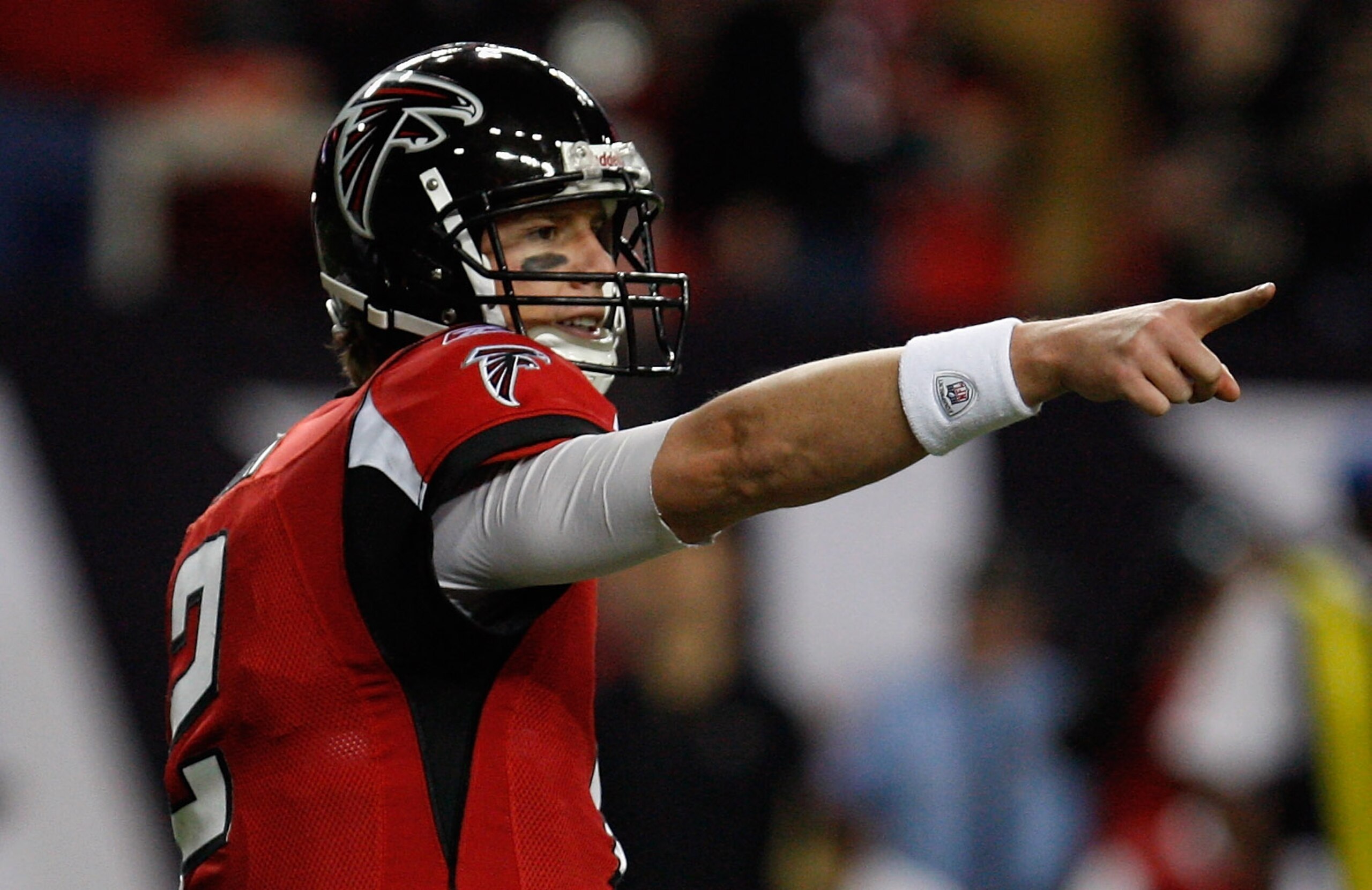 ATLANTA, GA - DECEMBER 27:  Quarterback Matt Ryan #2 of the Atlanta Falcons looks upfield during warm-ups prior to the start of the game against the New Orleans Saints at the Georgia Dome on December 27, 2010 in Atlanta, Georgia.  (Photo by Scott Halleran