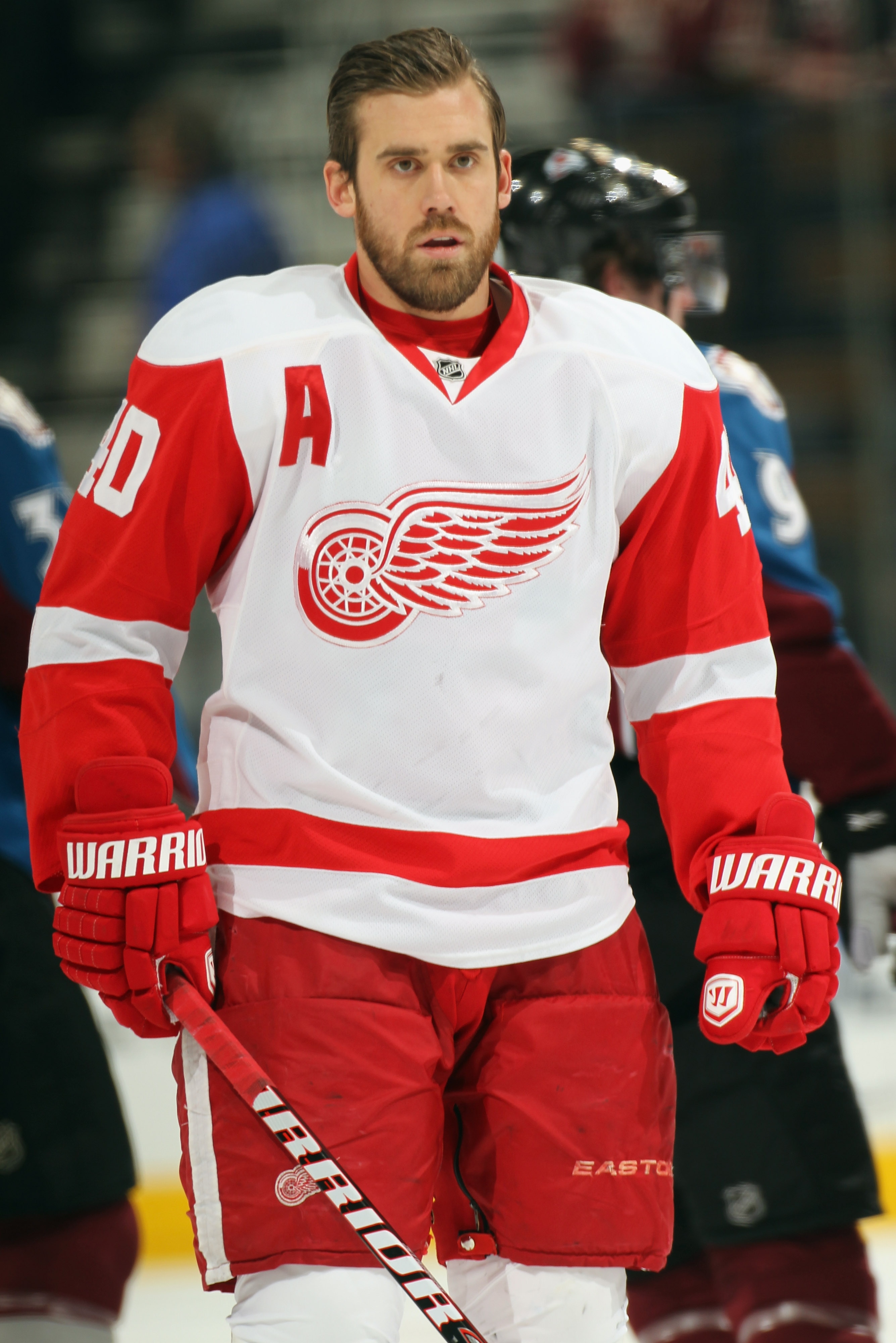 DENVER - DECEMBER 27:  Henrik Zetterberg #40 of the Detroit Red Wings warms up prior to facing the Colorado Avalanche at the Pepsi Center on December 27, 2010 in Denver, Colorado. The Red Wings defeated the Avalanche 4-3 in overtime.  (Photo by Doug Pensi