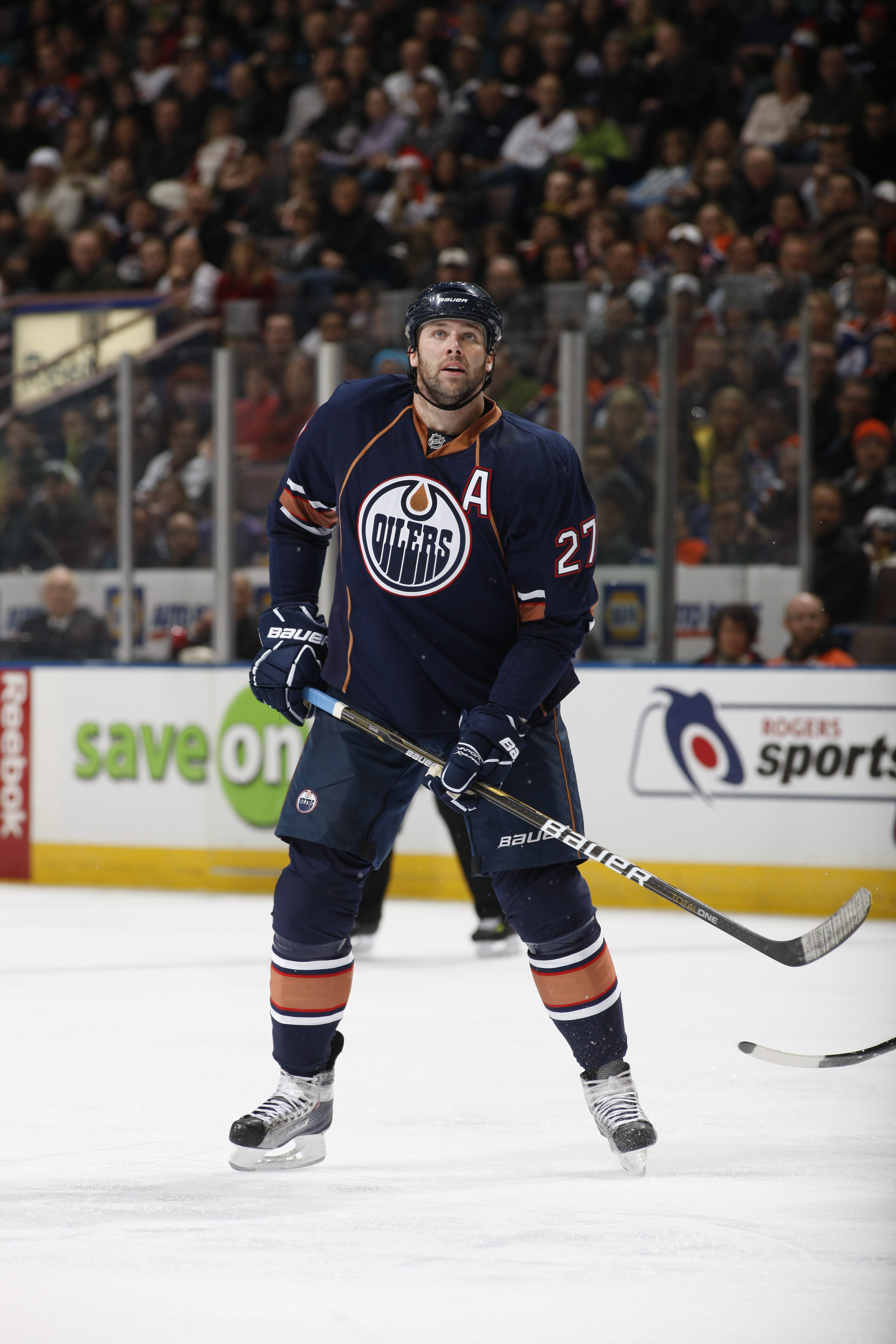 EDMONTON, CANADA - DECEMBER 16: Dustin Penner #27 of the Edmonton Oilers skates against the Columbus Blue Jackets on December 16, 2010 at Rexall Place in Edmonton, Alberta, Canada. (Photo by Dale MacMillan/Getty Images)